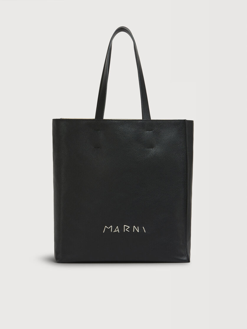 Museo Soft Tote Bag grande de piel negra con bordado Marni Symbol, Image 1