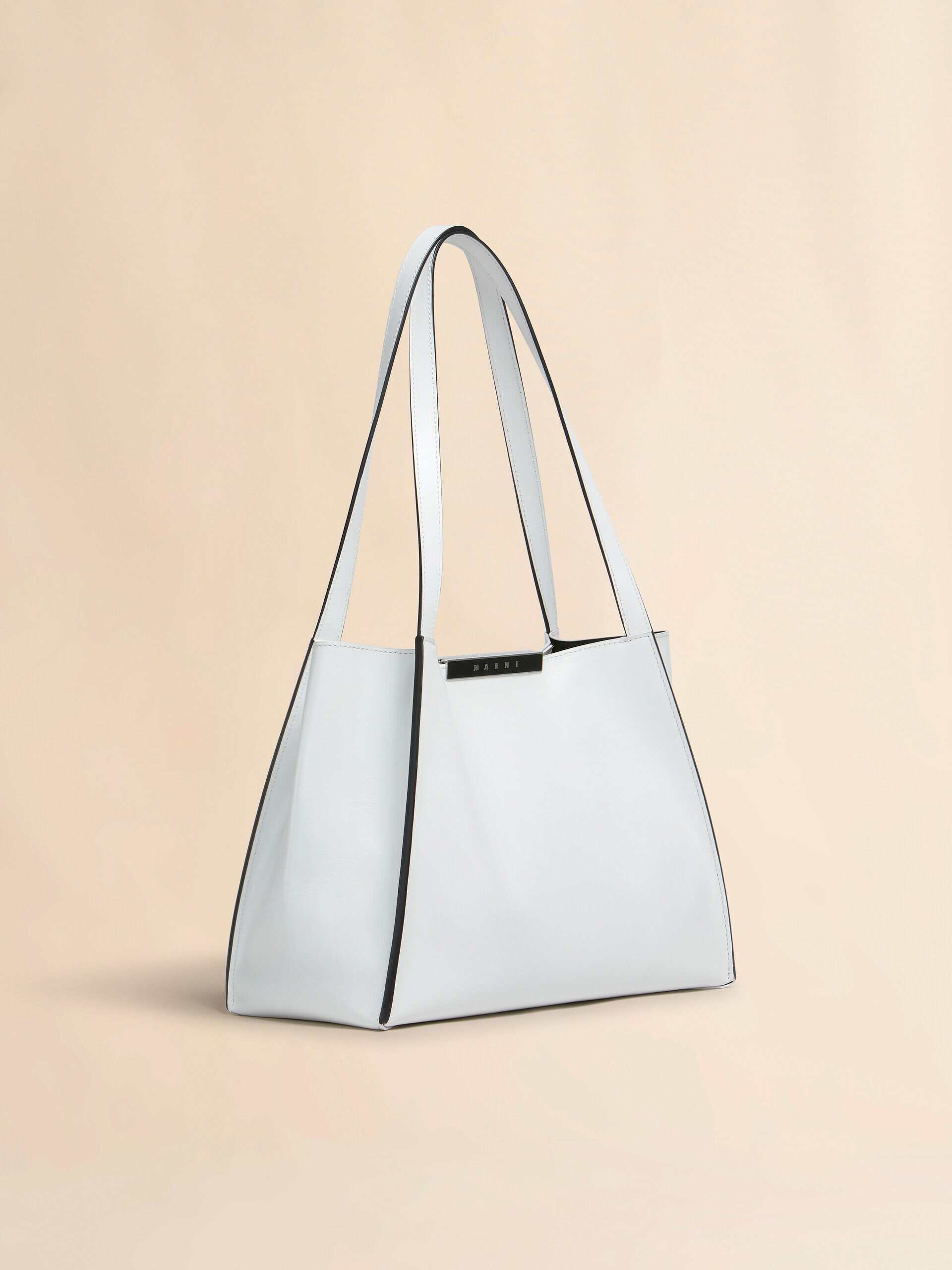 新品 MARNI トートバッグスモール かごバッグ 白 ホワイト（白）系 MARNI(マルニ) かごバッグ(レディース) - 海外