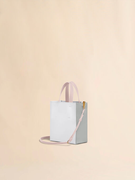 Tasche Museo Soft aus grauem und weißem Leder mit Marni Symbol Stickerei - Shopper