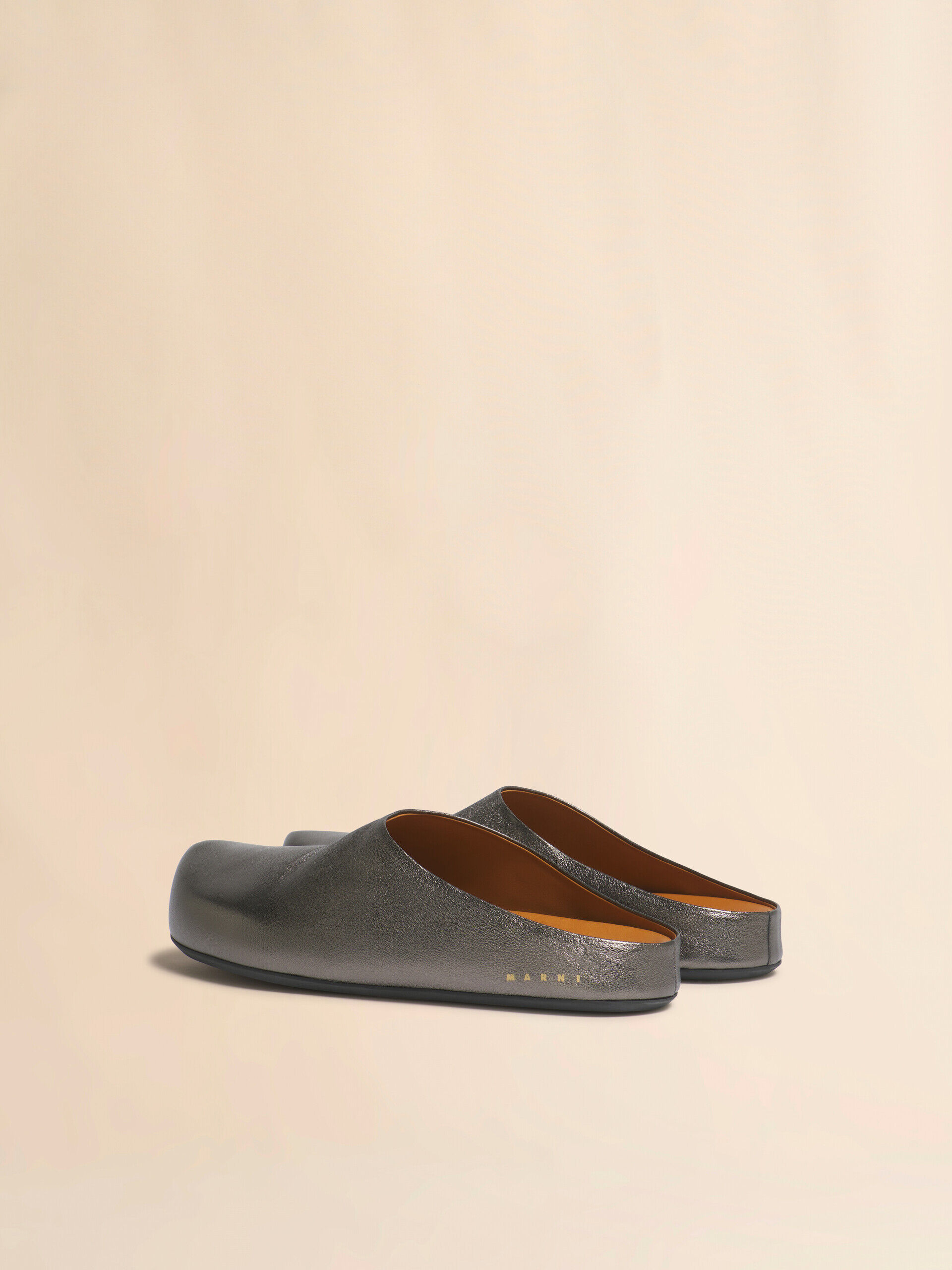 Dark silver leather Fussbett sabot | Marni