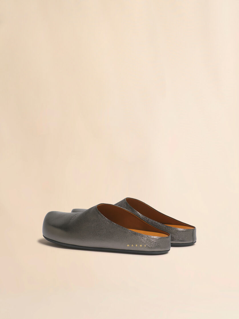 Dark silver leather Fussbett sabot, Image 3