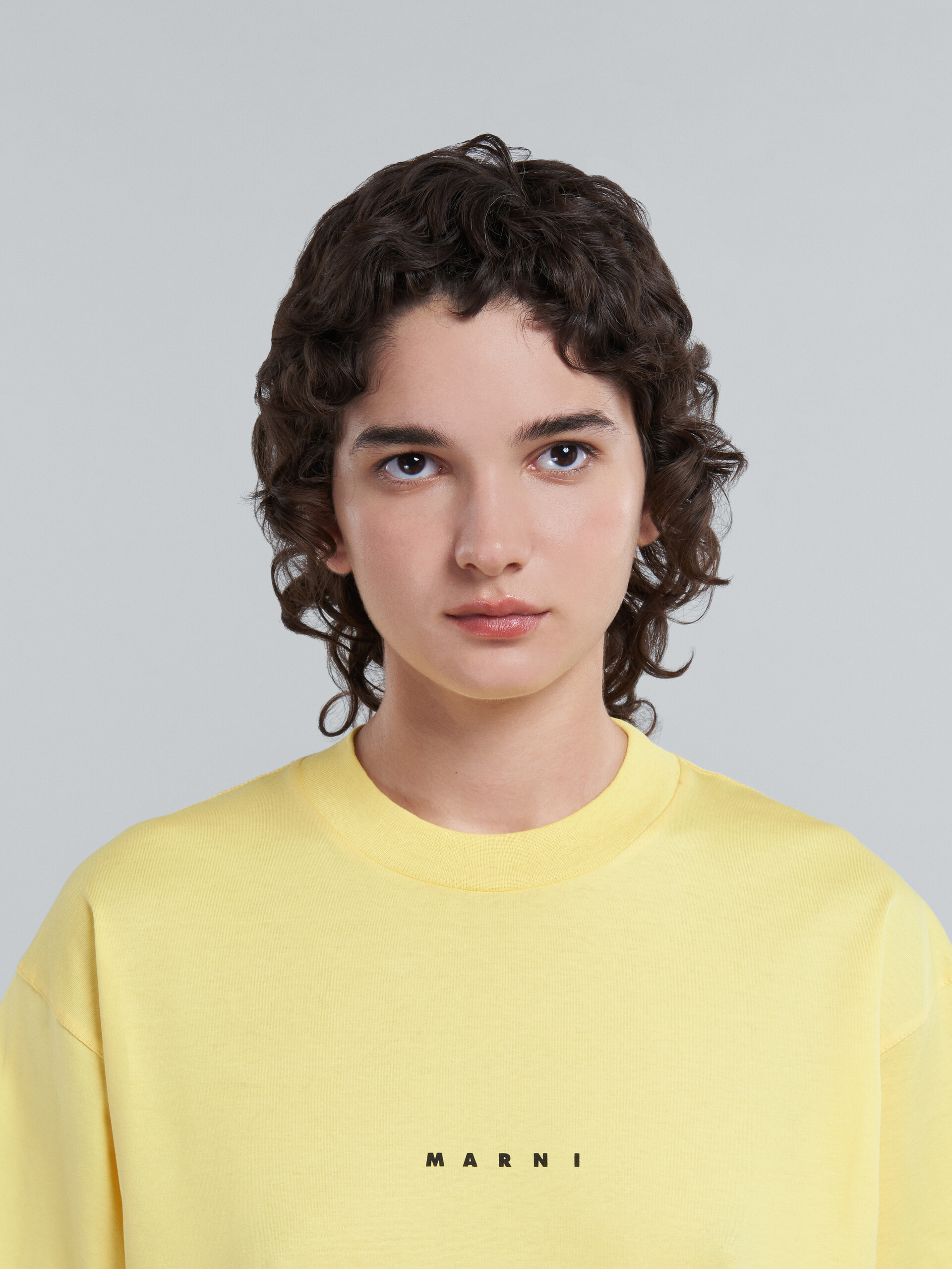 T-shirt en coton biologique jaune avec logo - T-shirts - Image 4