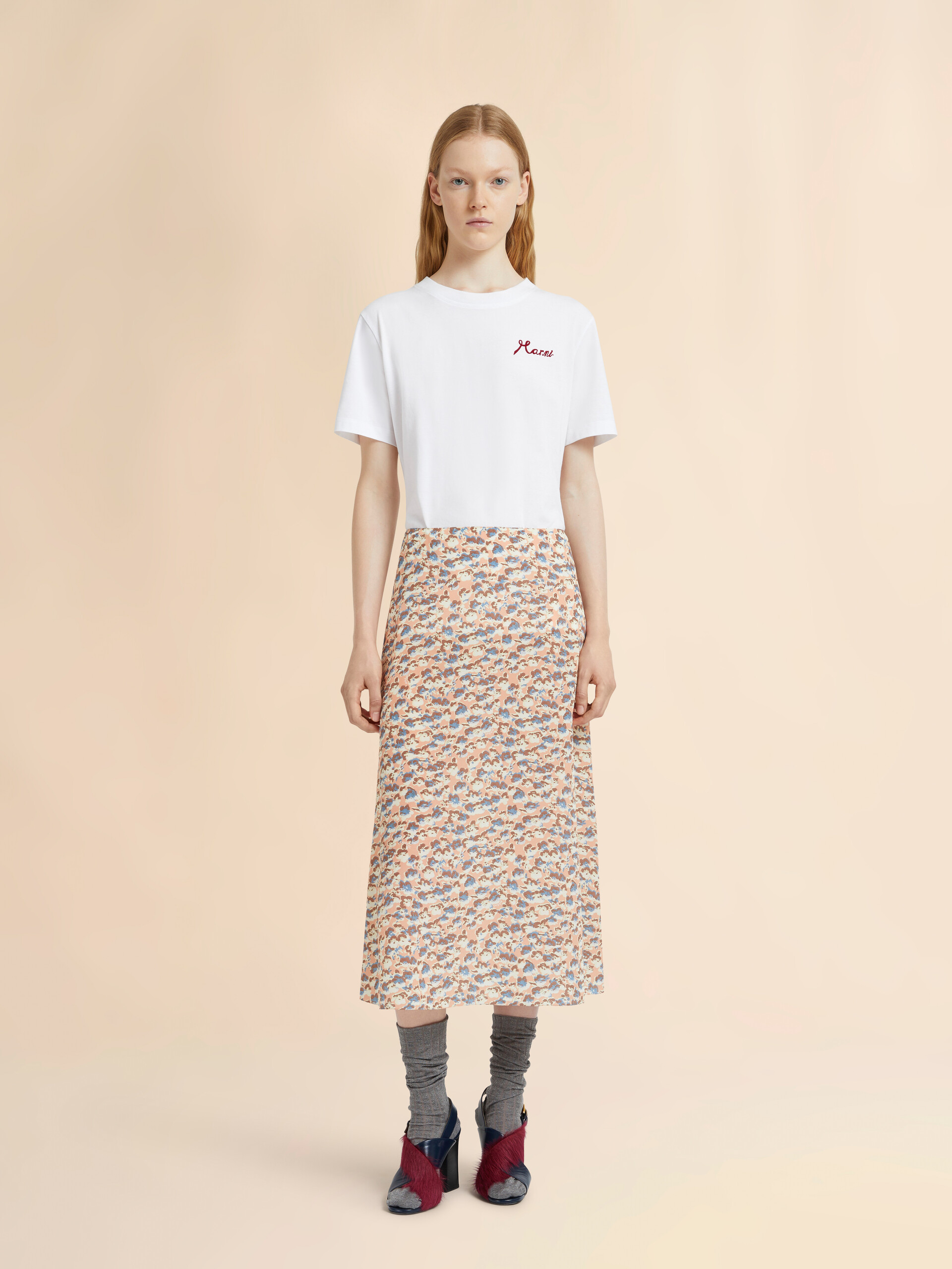 Pink crêpe de chine fluid skirt with Anemones print - Skirts - Image 2