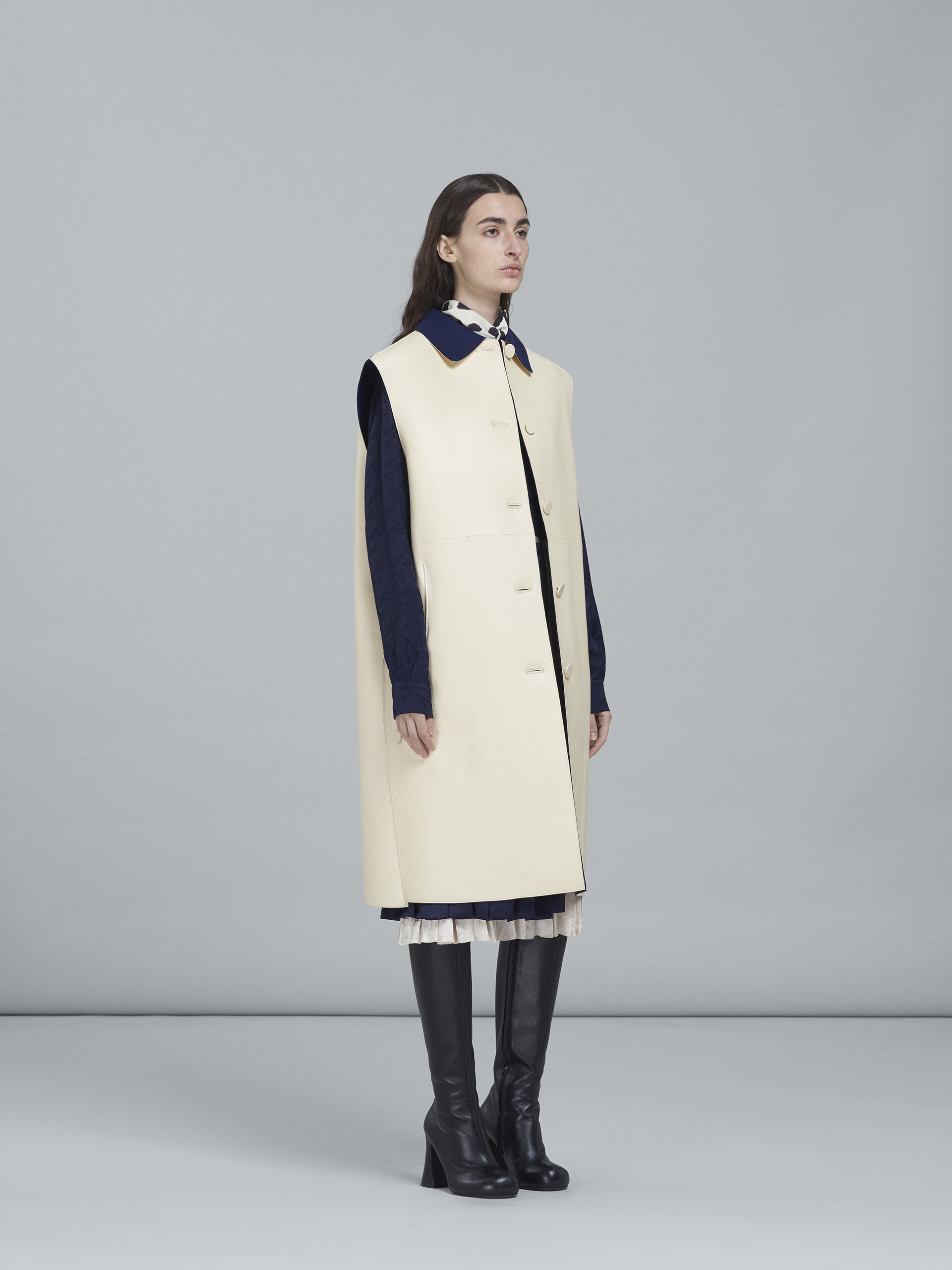 Leather long vest - Waistcoat - Image 6