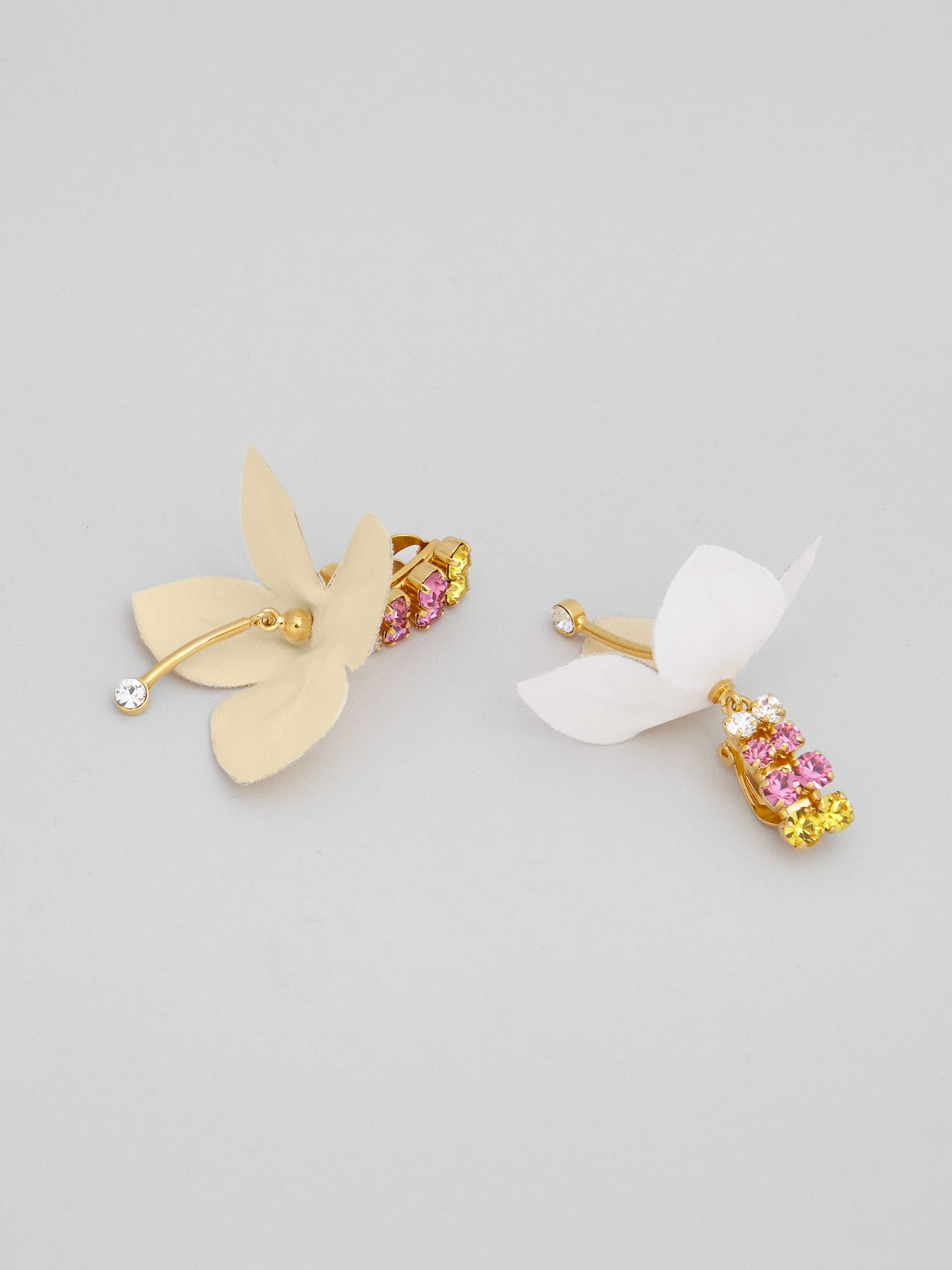 Boucles d'oreilles FLORA avec fleur de coton - Boucles d’oreilles - Image 4