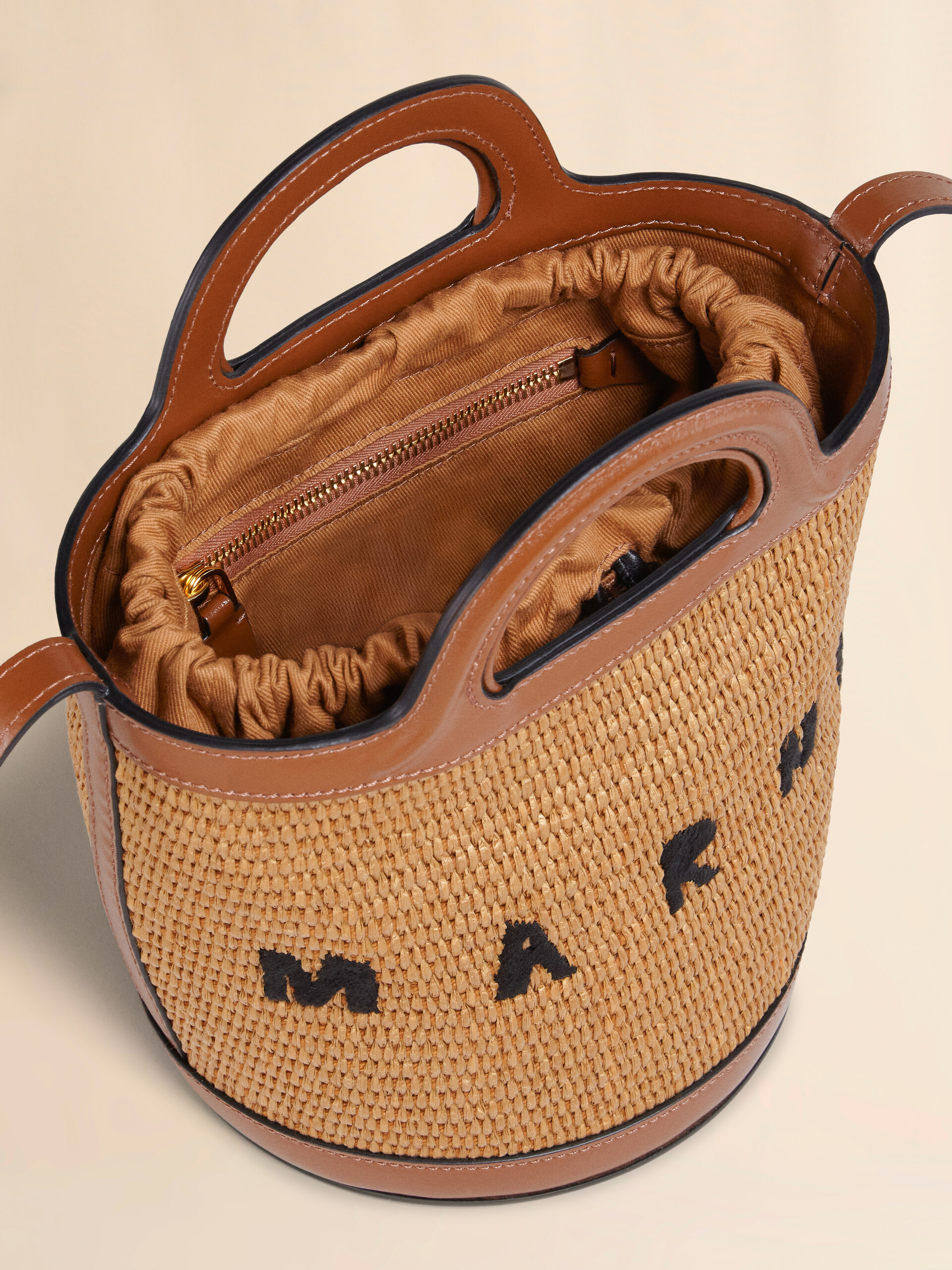 Tropicalia Bag a secchiello piccola in pelle marrone e tessuto effetto rafia - Borse a spalla - Image 4