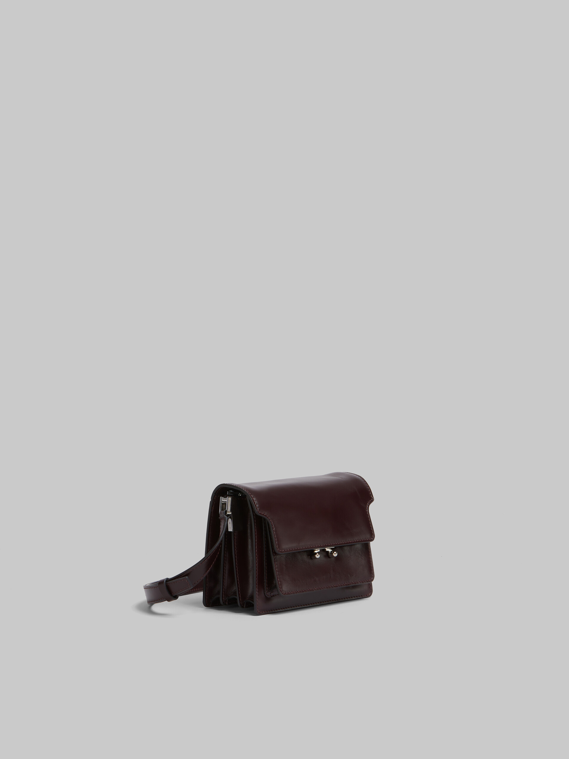 Red shiny leather Trunk Soft bag - Shoulder Bag - Image 5