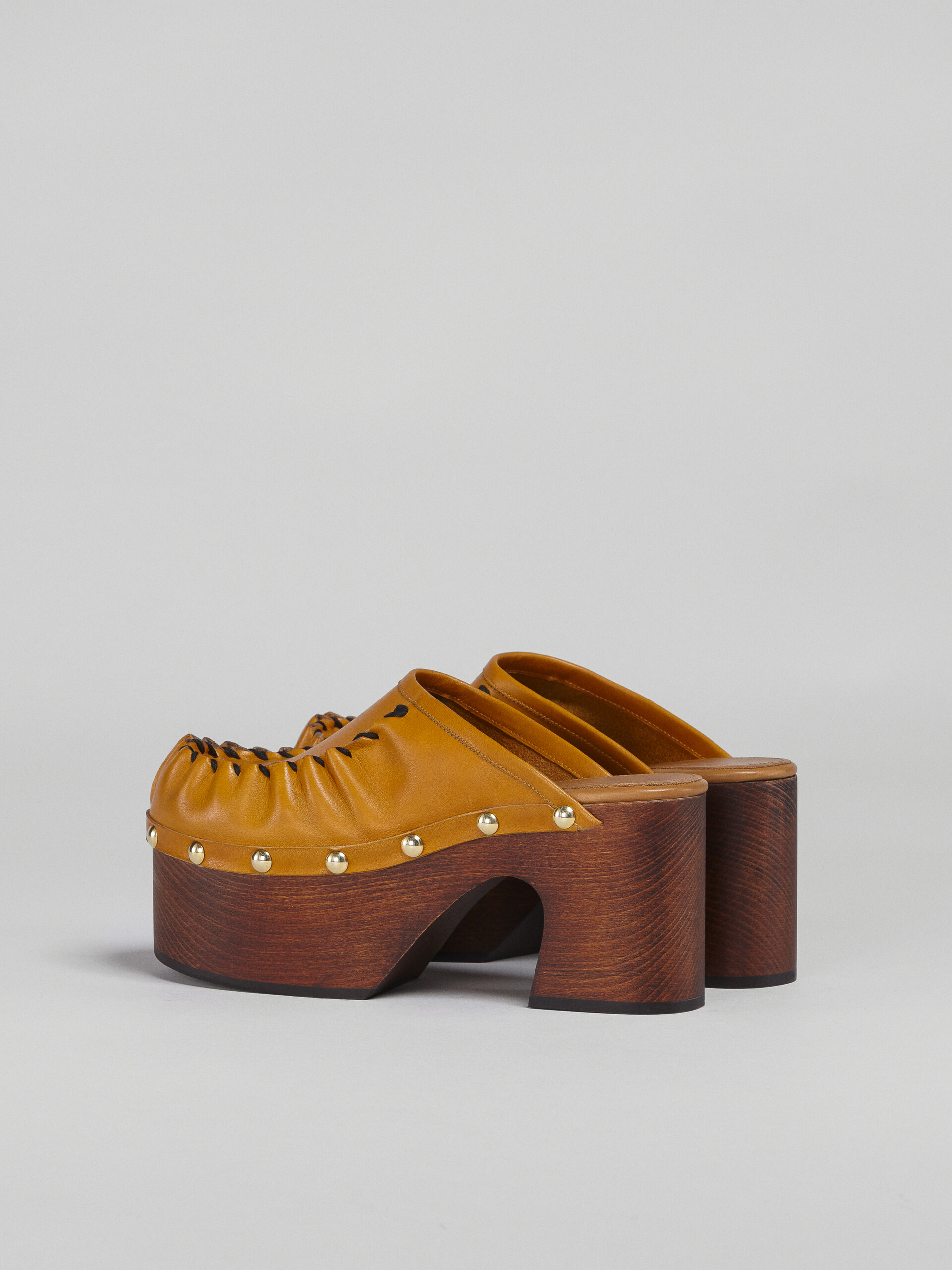 Vegetable-tanned leather sabot - Clogs - Image 3