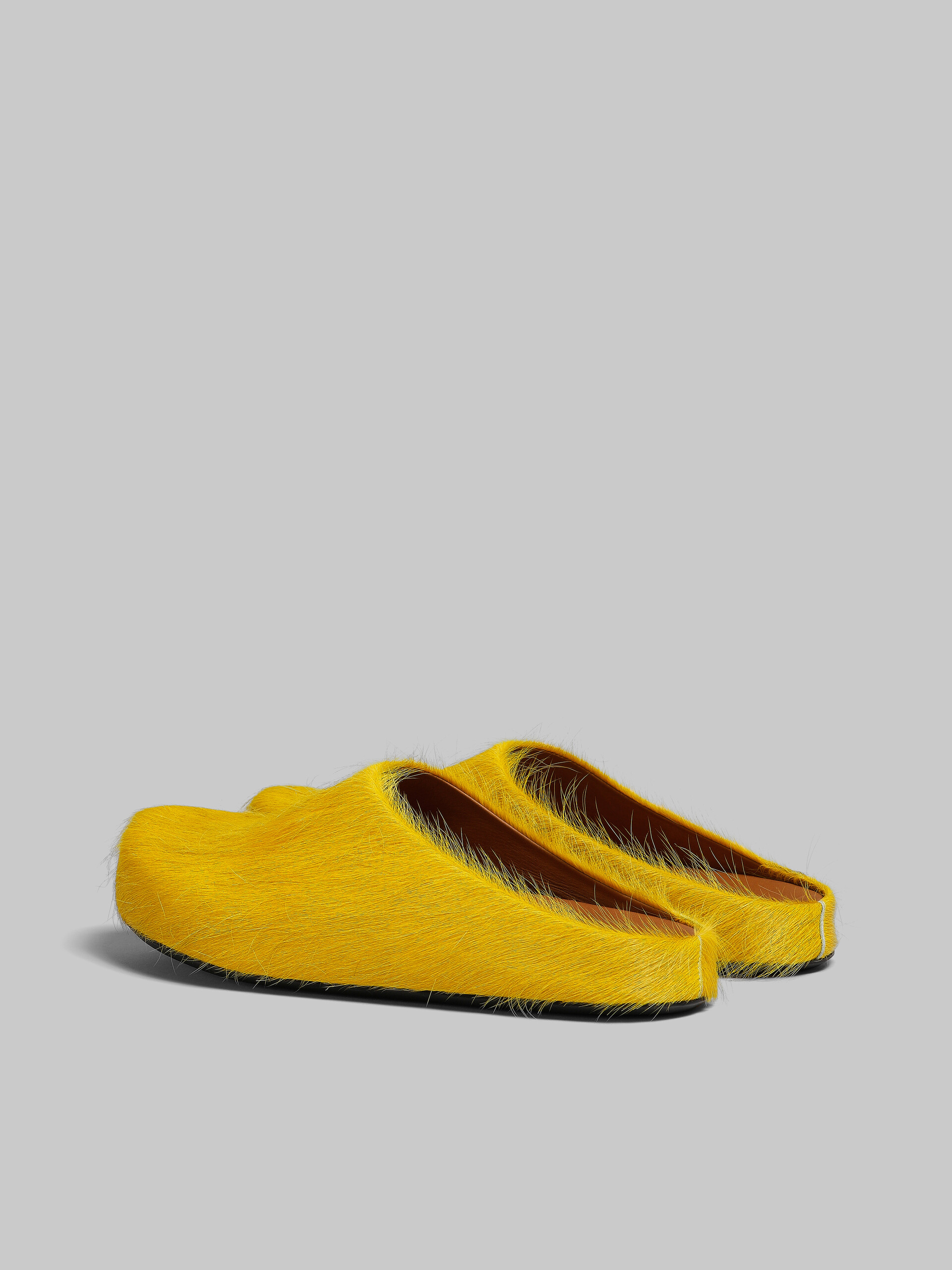 Yellow long haircalfskin Fussbett sabot - Clogs - Image 3