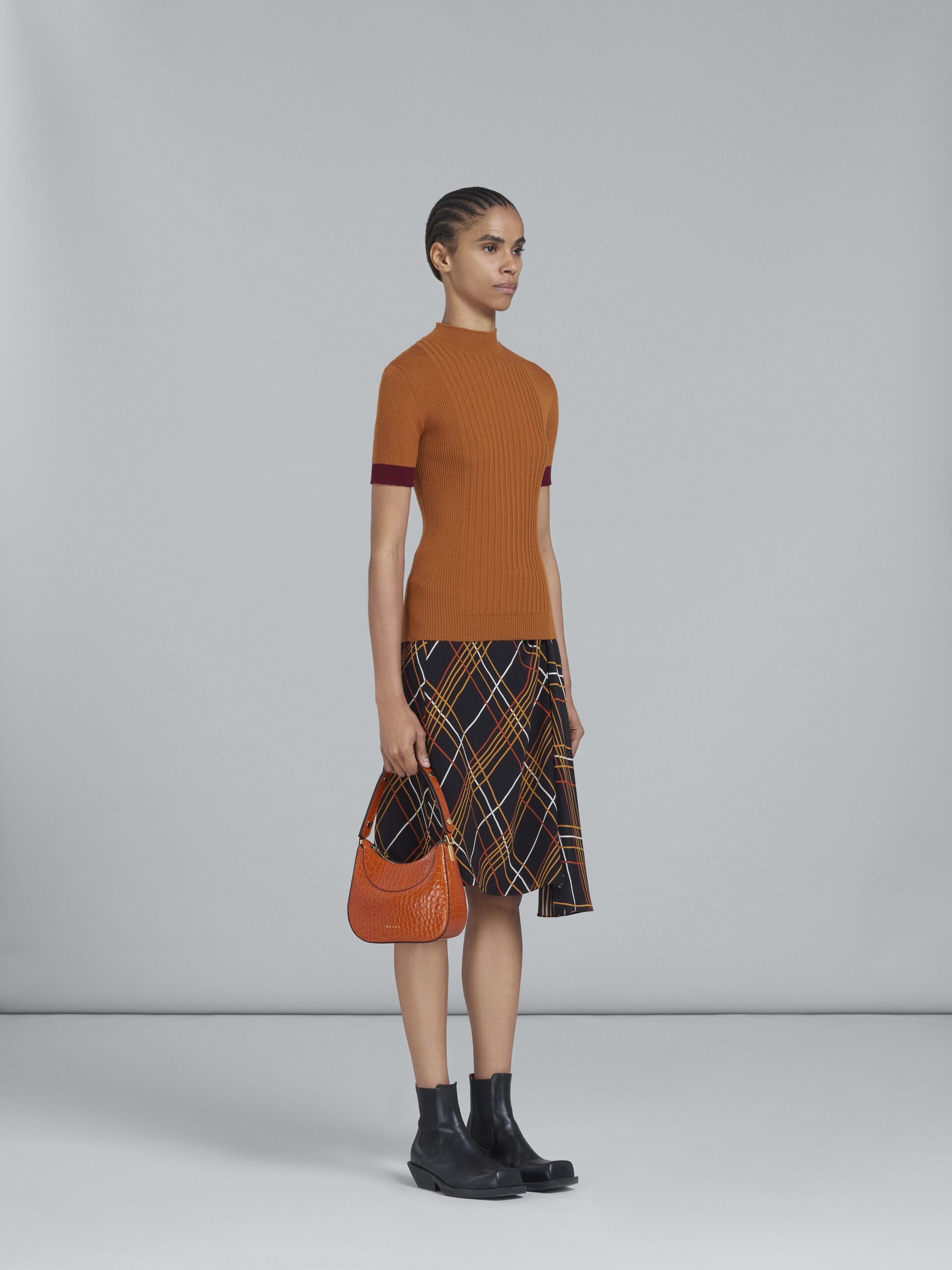 Orange wool turtleneck with contrasting cuffs - Pullovers - Image 5