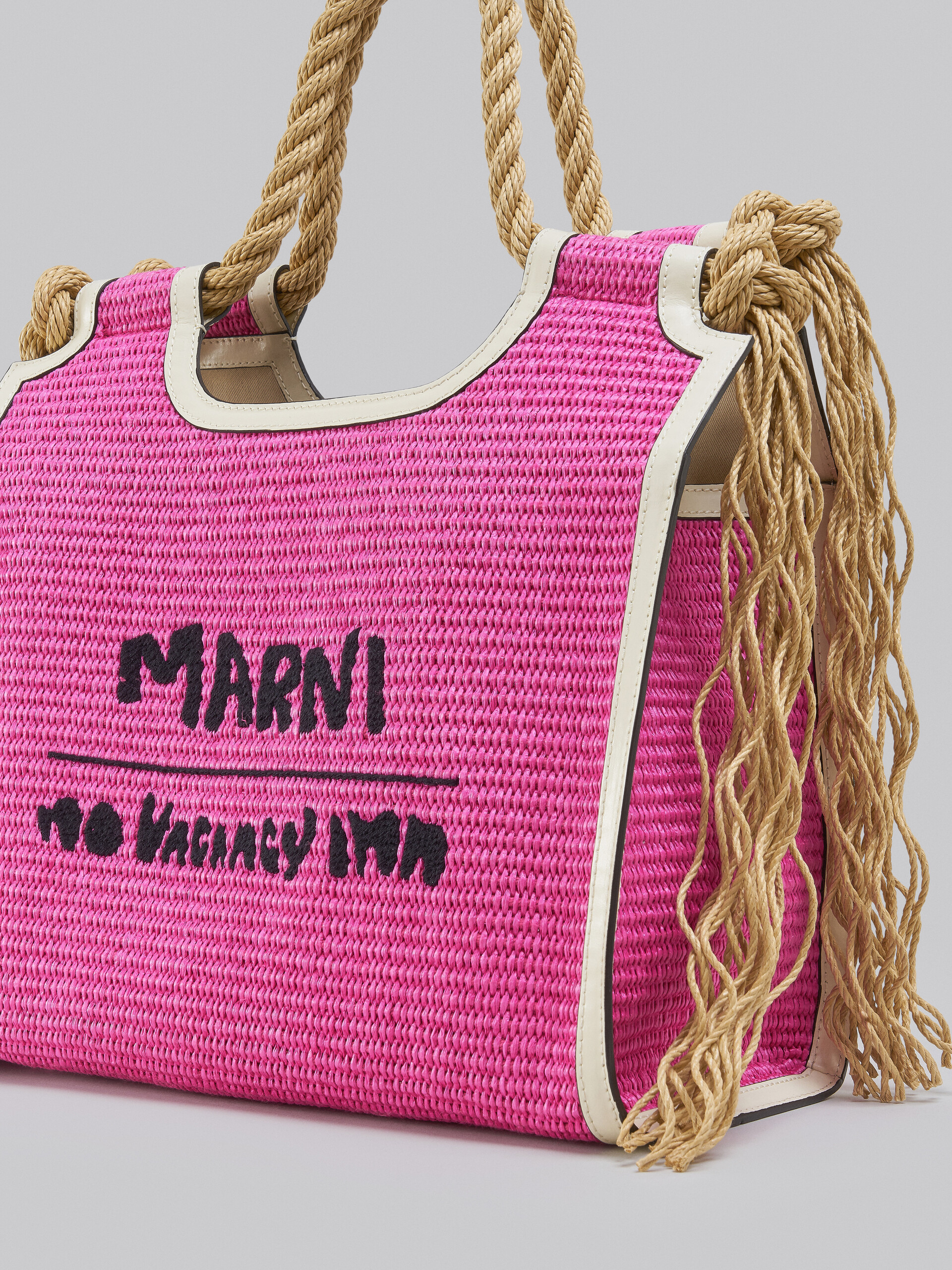 Marni x No Vacancy Inn - Marcel Tote Bag in pink raffia with white trims - Handbag - Image 5