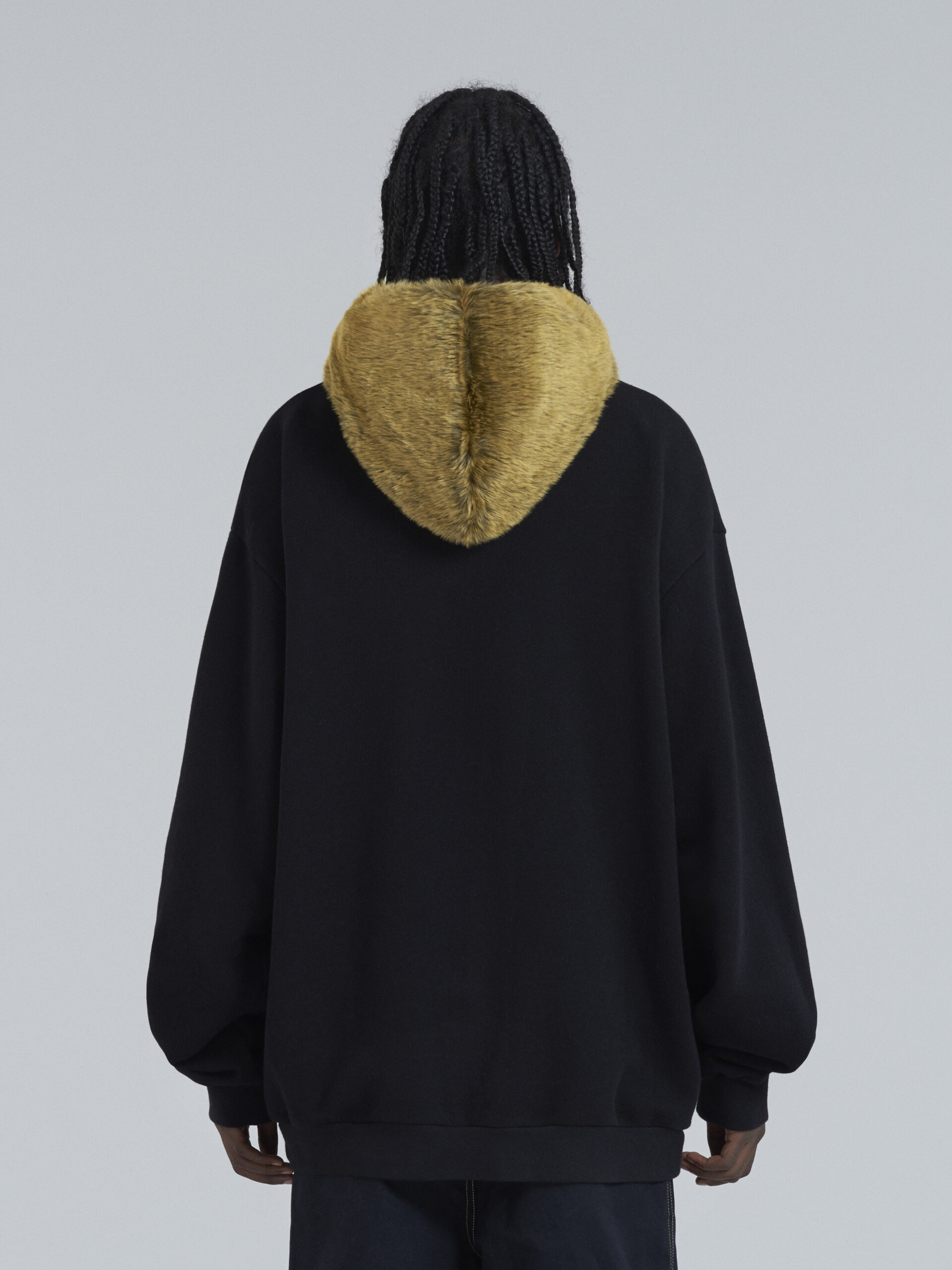 Sweatshirt en coton avec capuche contrastée en fausse fourrure - Maille - Image 3