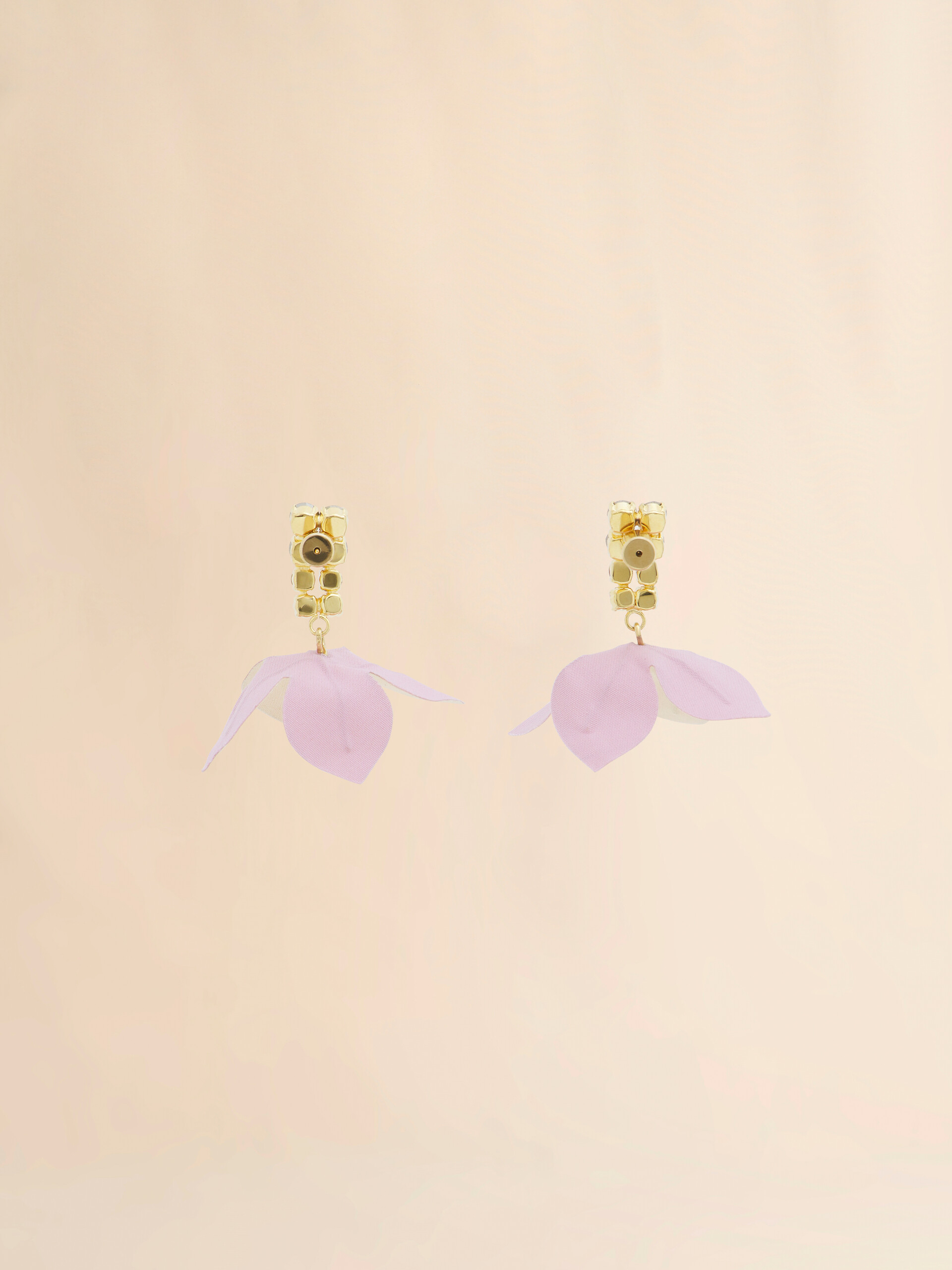 Boucles d'oreilles en popeline rose et cr&egrave;me avec strass et fleurs - Boucles d&rsquo;oreilles - Image 3
