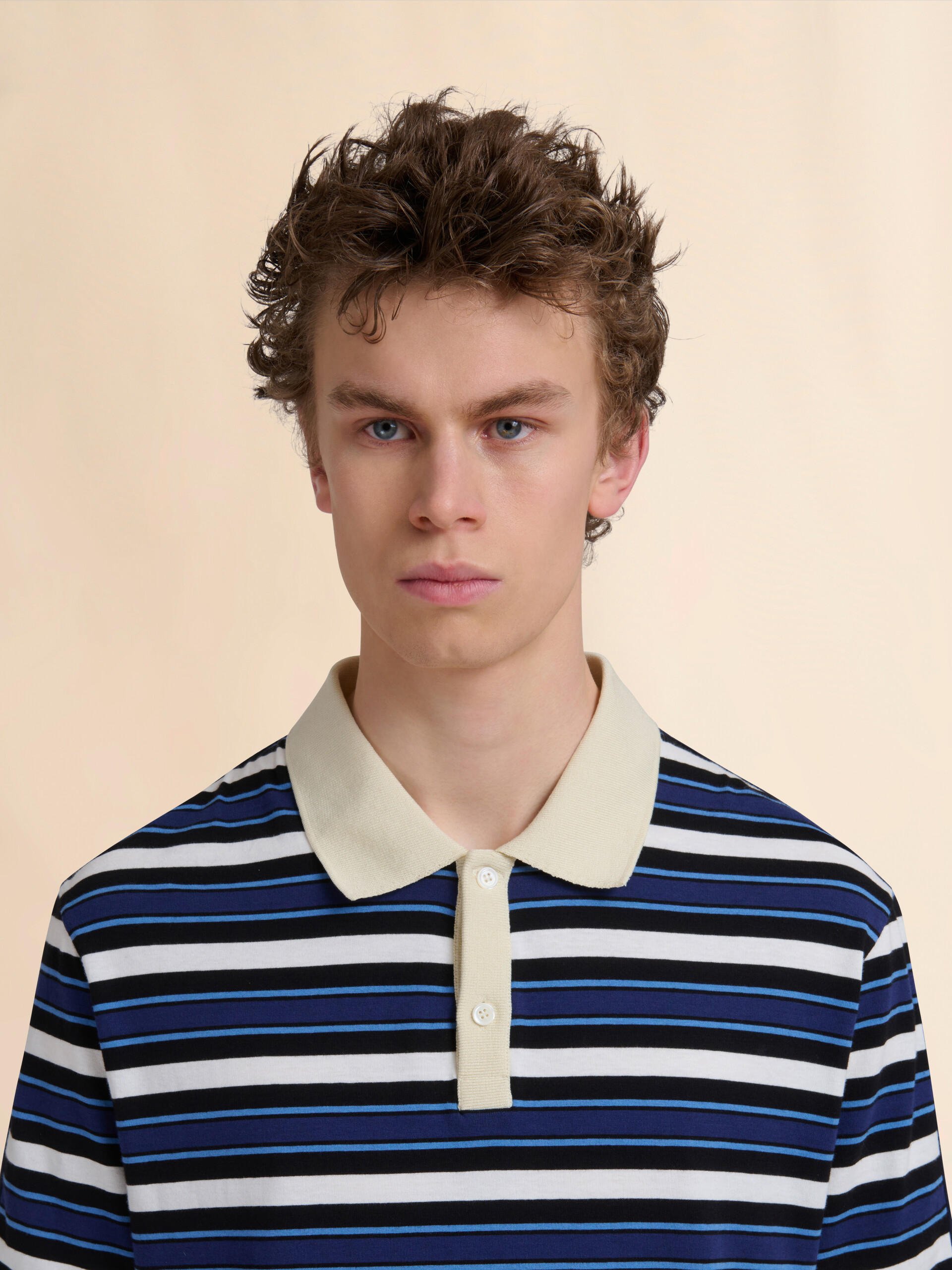 Polo in cotone biologico blu a righe e retro a contrasto - Camicie - Image 4