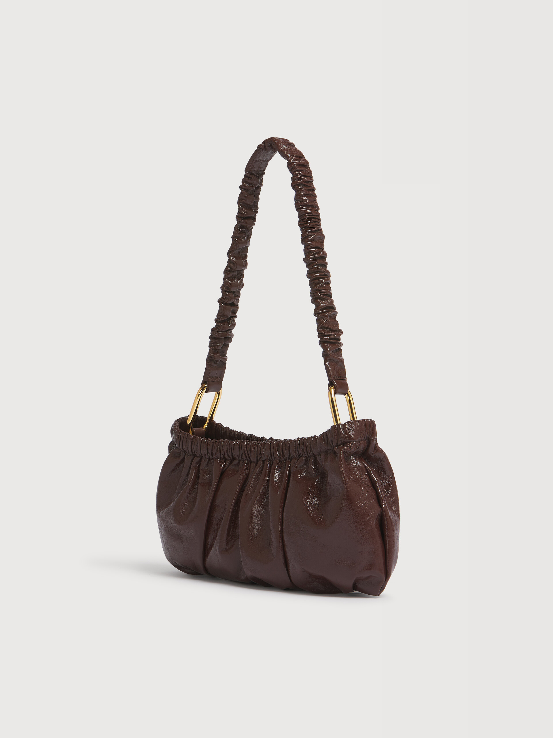 Clutch aus braunem, gerafftem Leder - Schultertaschen - Image 2