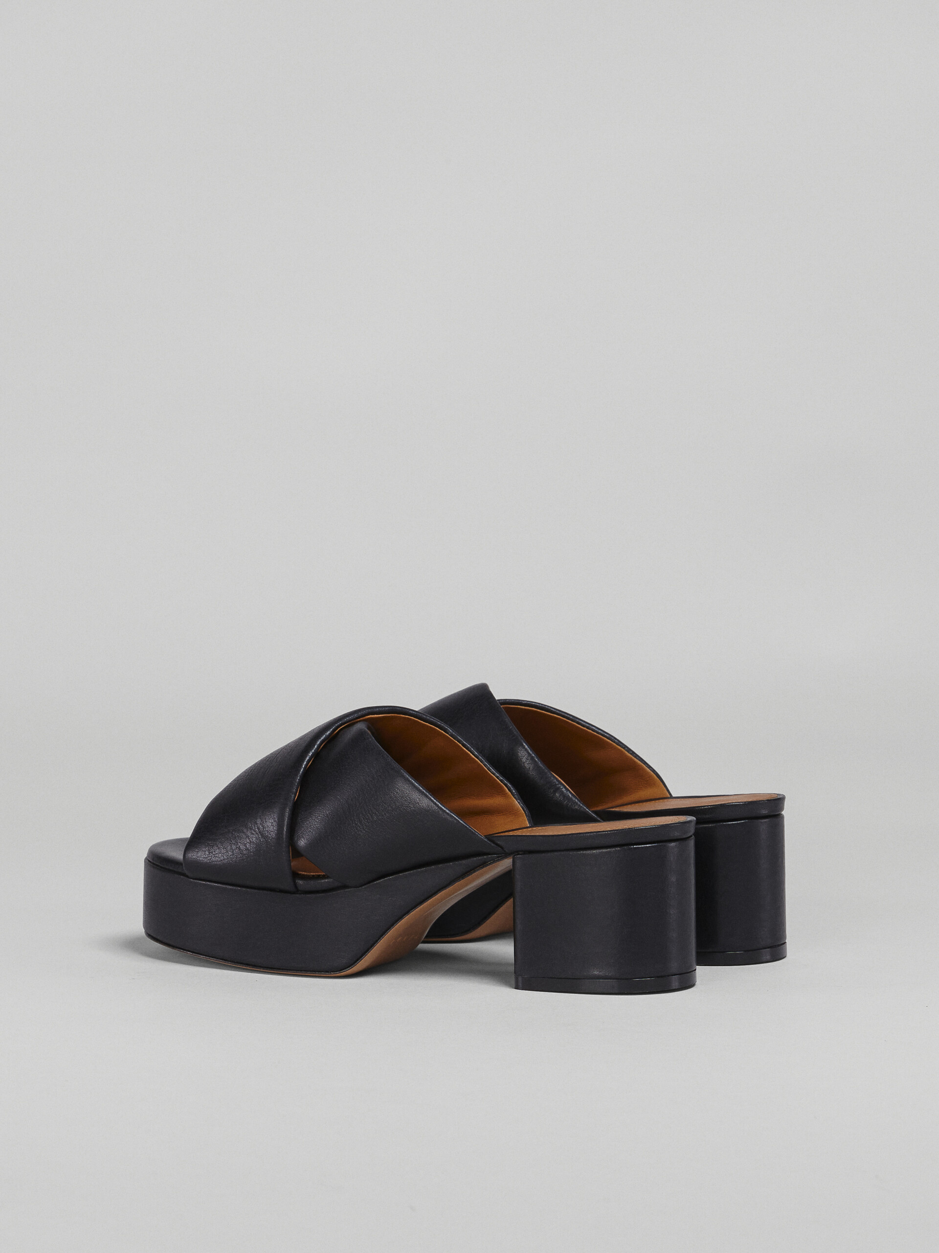 Black vegetable-tanned leather sandal - Sandals - Image 3