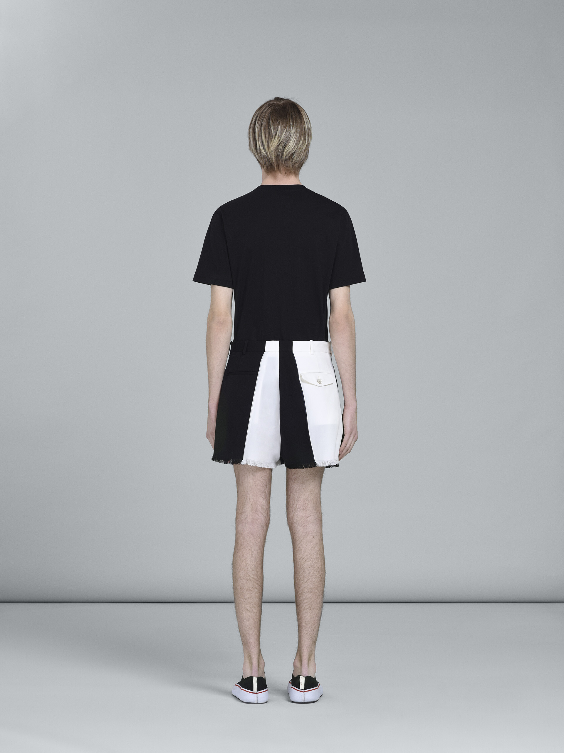 Pantaloni corti in lana grain de poudre | Marni