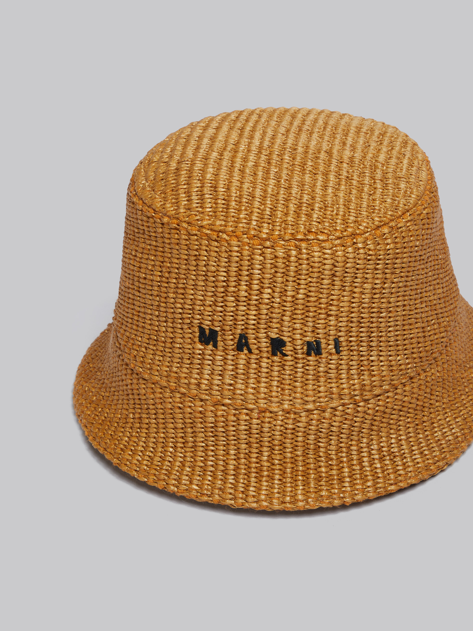 Cappello bucket marrone in tessuto effetto rafia con logo ricamato - Cappelli - Image 3
