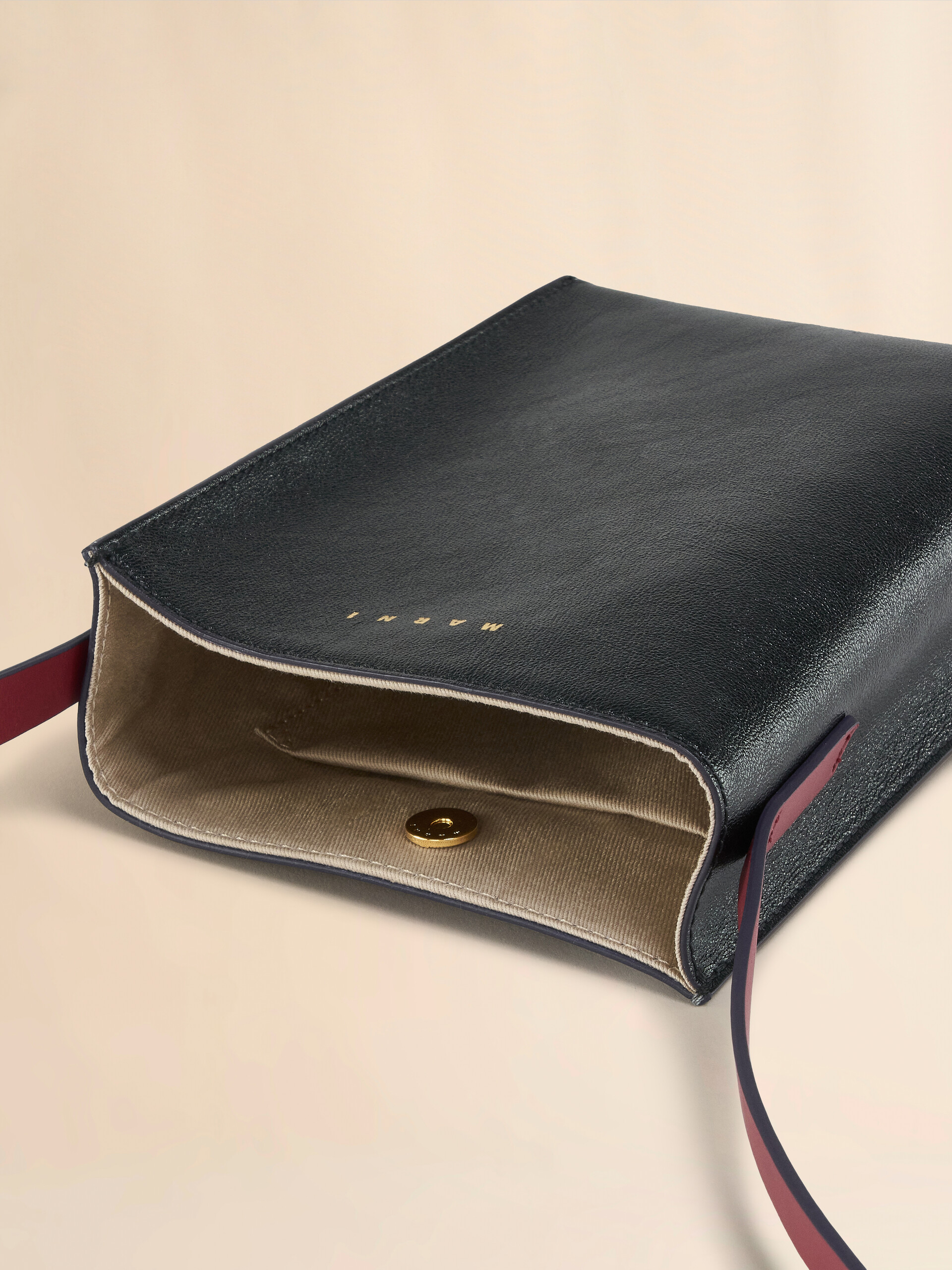 ブラックとグレー レザー製Museo Softナノバッグ - ショルダーバッグ - Image 3