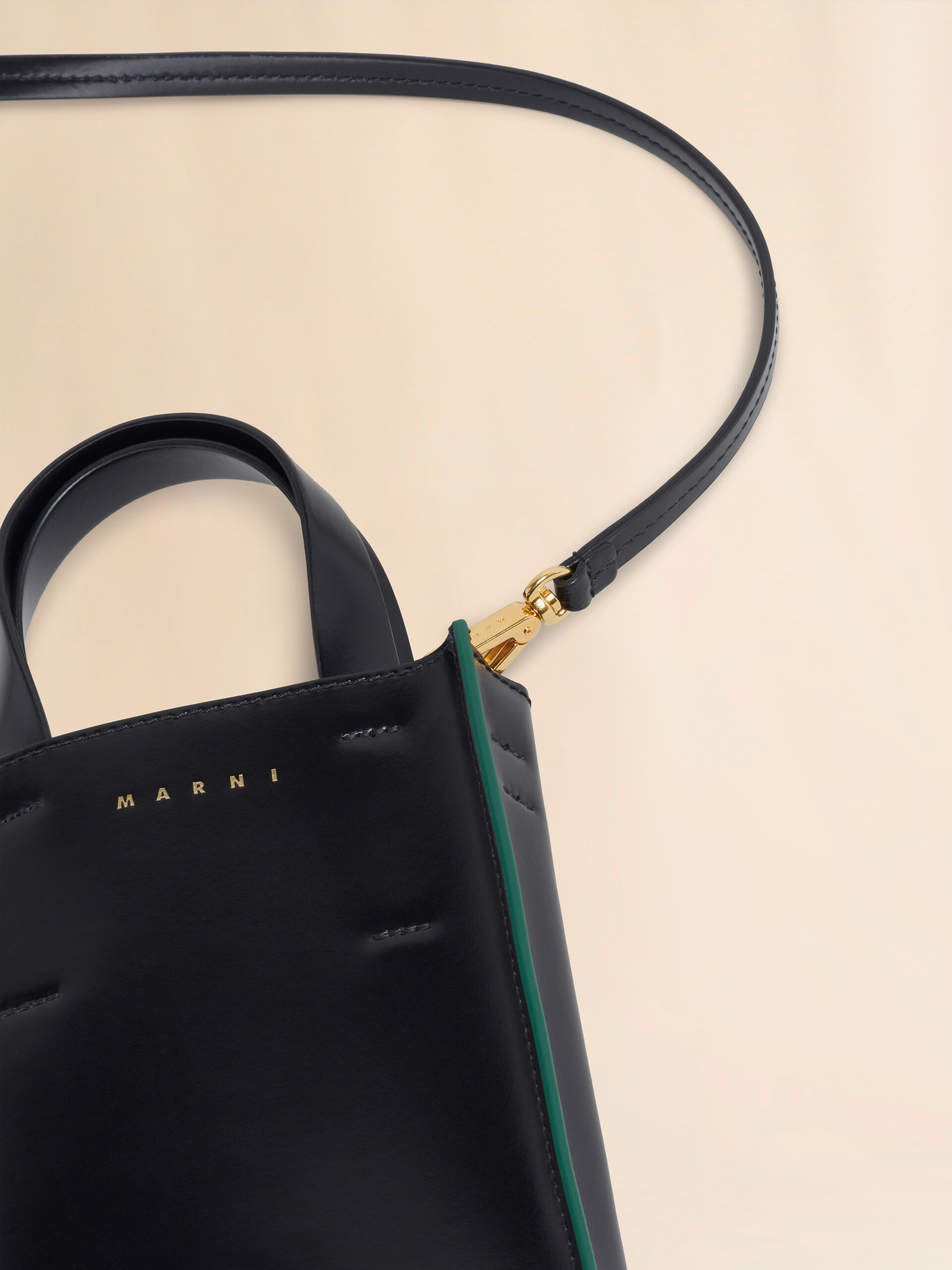 MARNI  マルニ  MUSEO NANO BAG