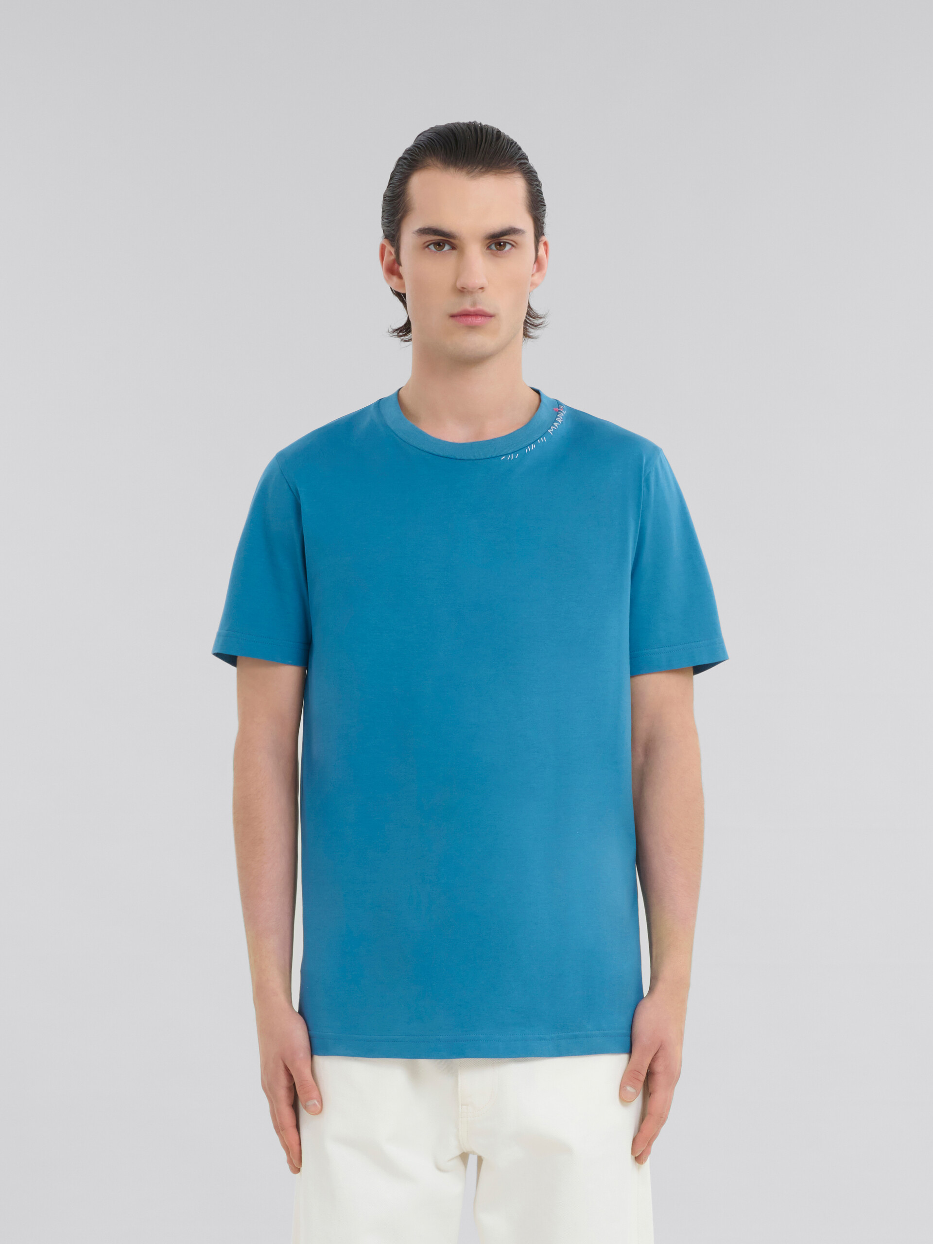 T-shirt in cotone blu con stampa nera a fiori - T-shirt - Image 2