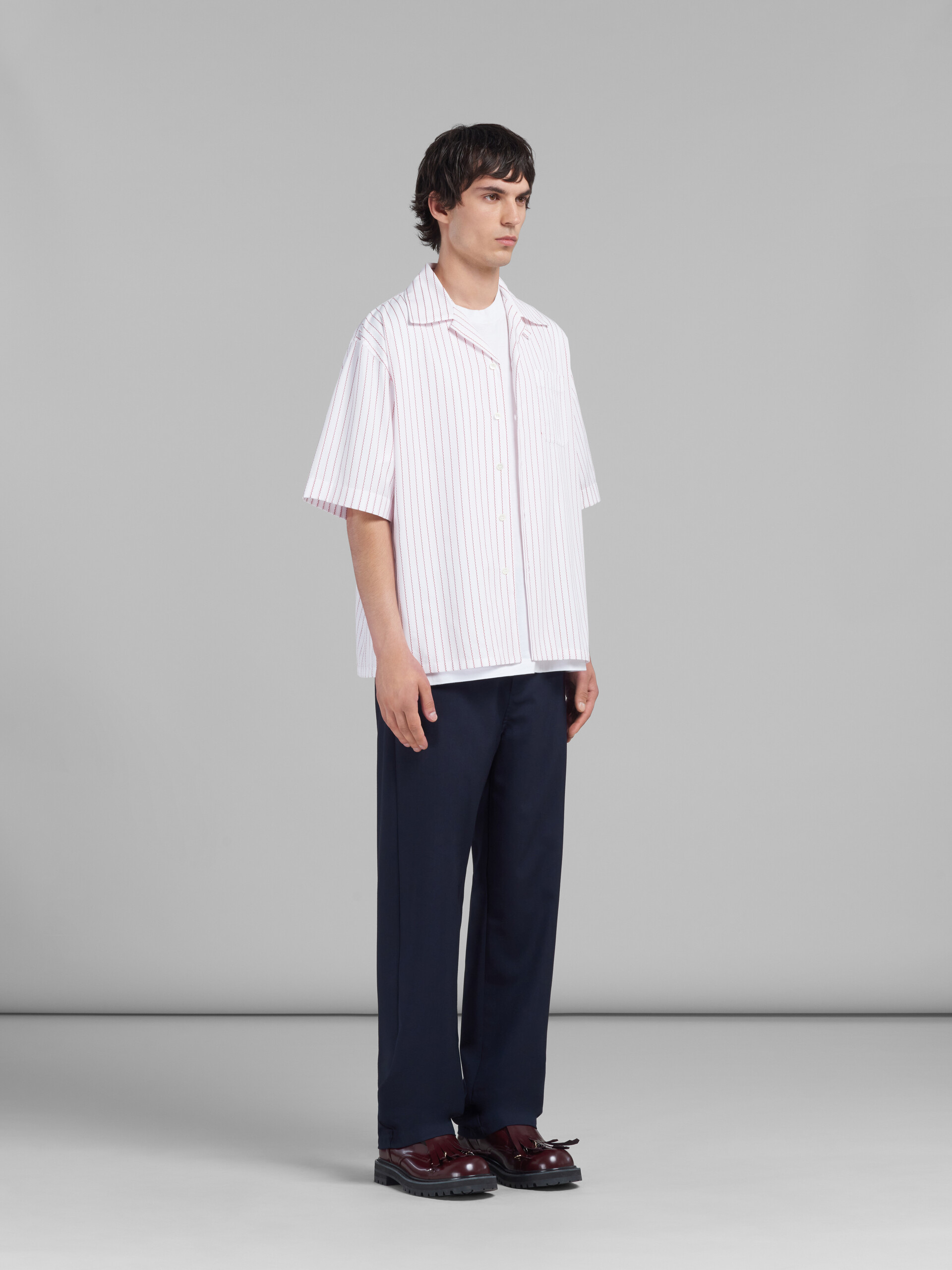 White poplin bowling shirt with wavy 3D stripes - Shirts - Image 5