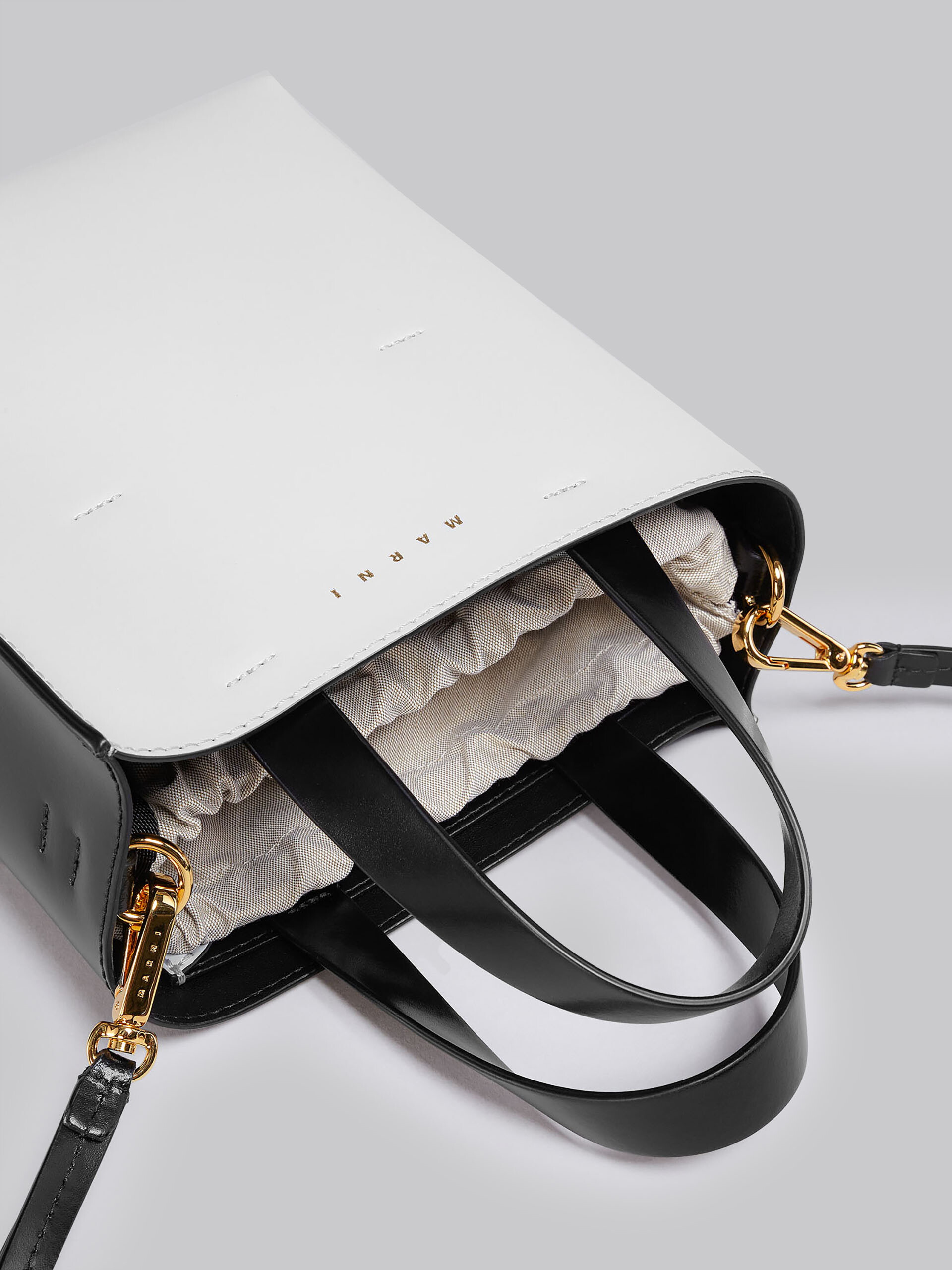 MUSEO mini bag in white and black leather - Shopping Bags - Image 4