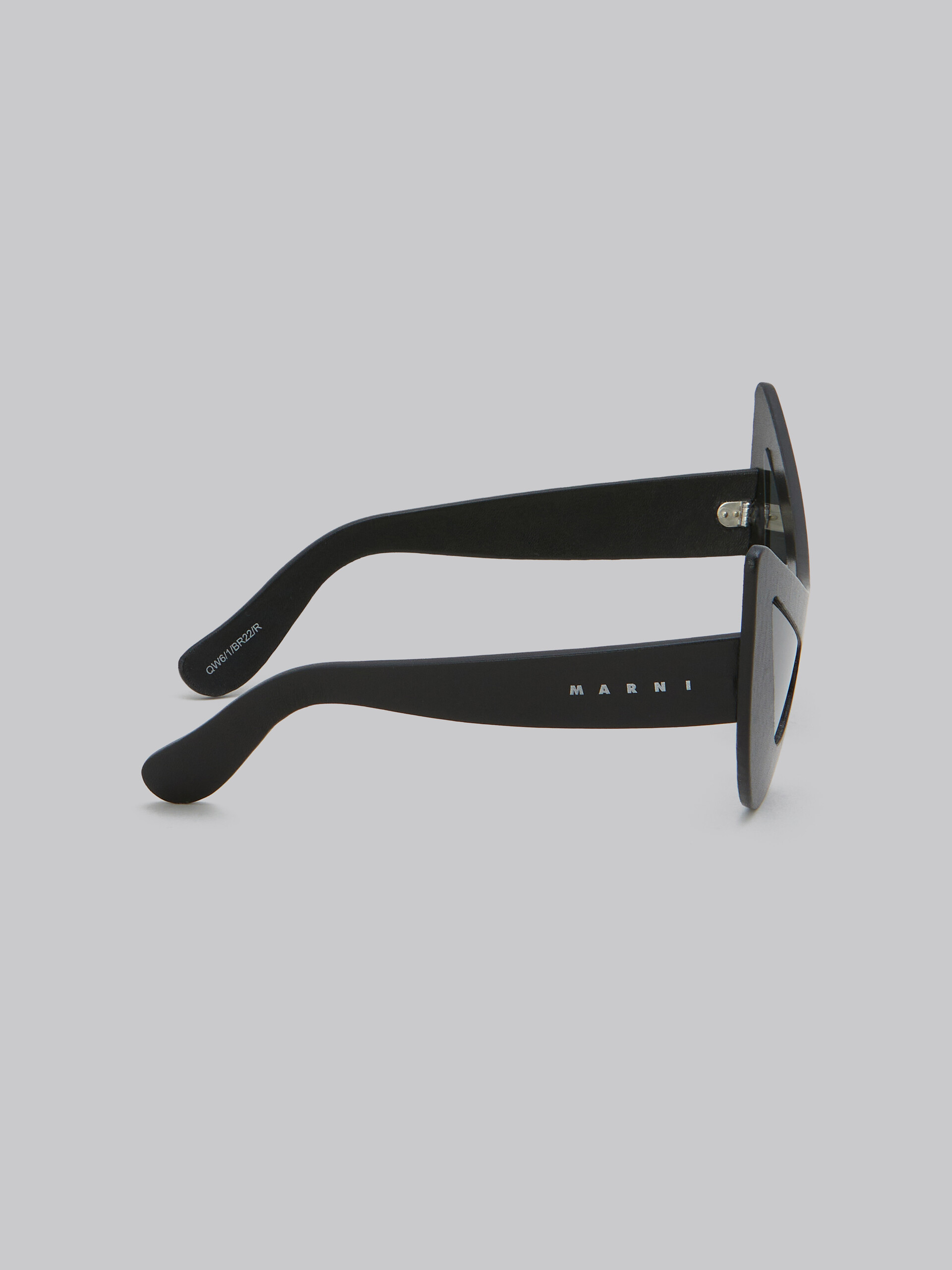 Char Dham white leather sunglasses - Optical - Image 4