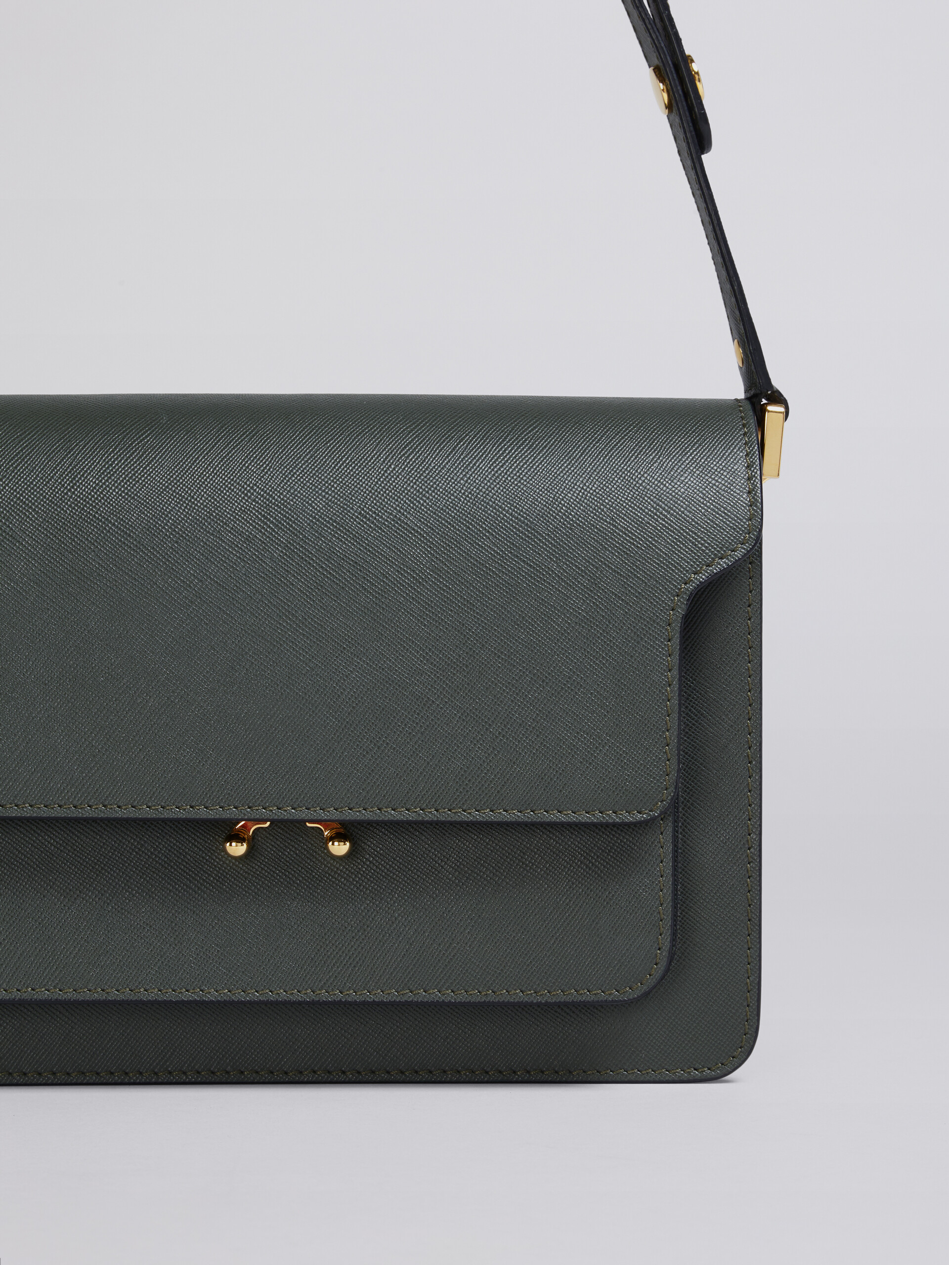 TRUNK medium bag in grey saffiano leather - Shoulder Bags - Image 4