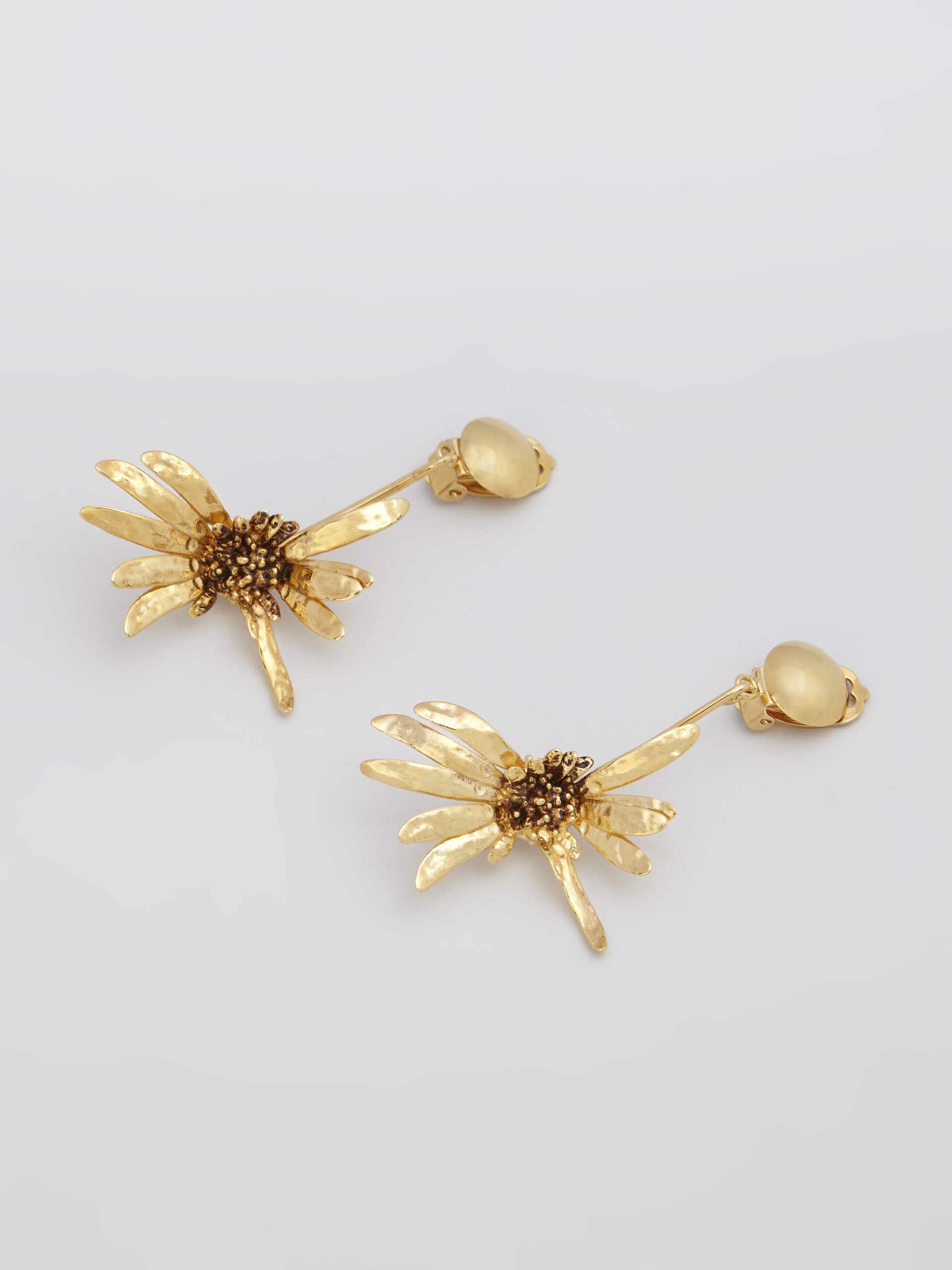 Brass FLORA daisy earrings - Earrings - Image 4