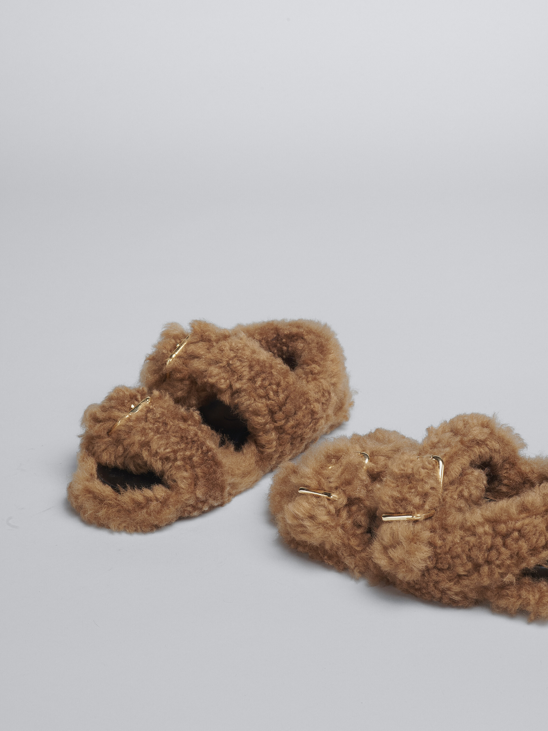 Brown shearling fussbett - Sandals - Image 5