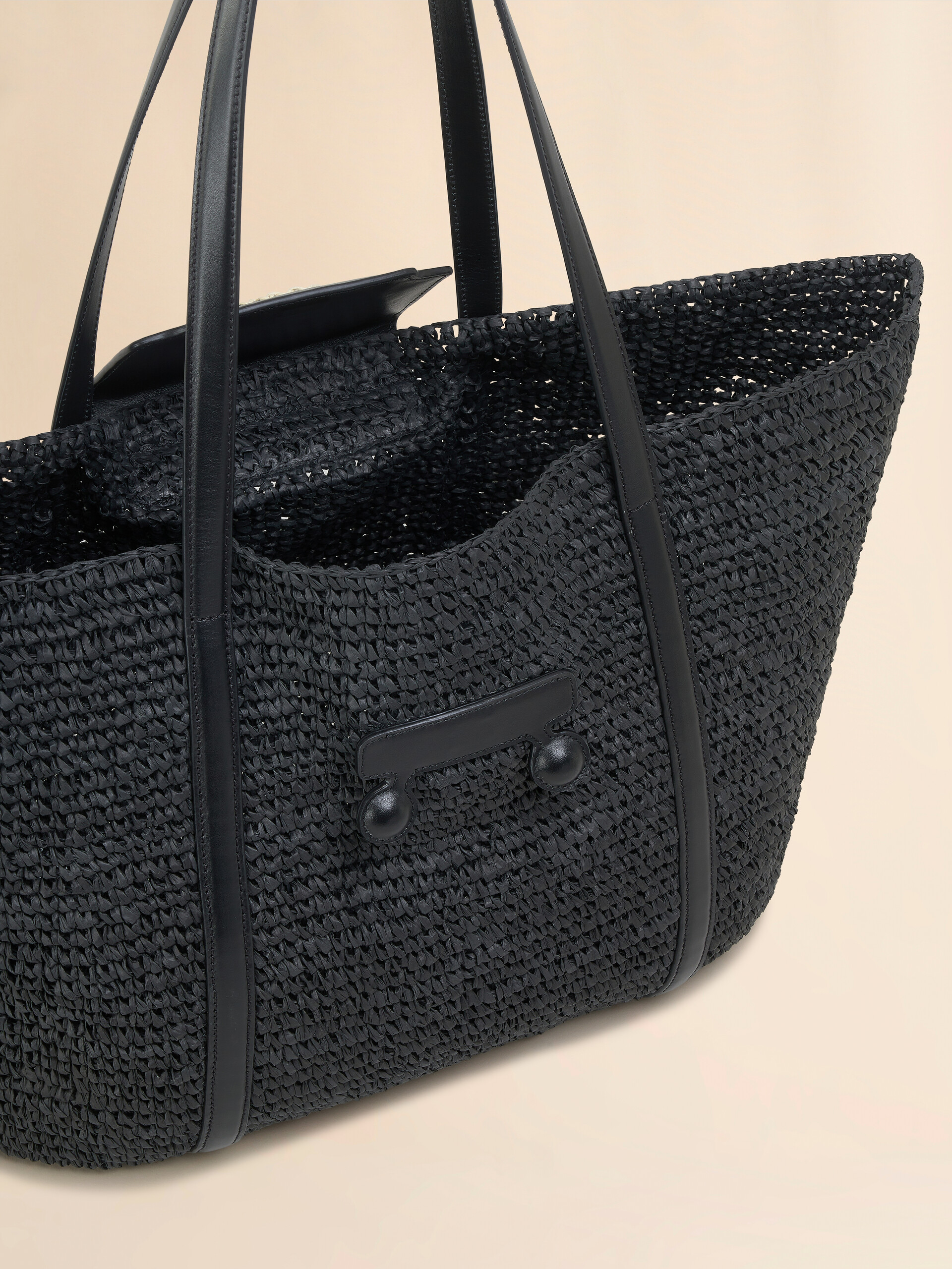 Medium black raffia-effect Trunkaroo beach bag - Shopping Bags - Image 4