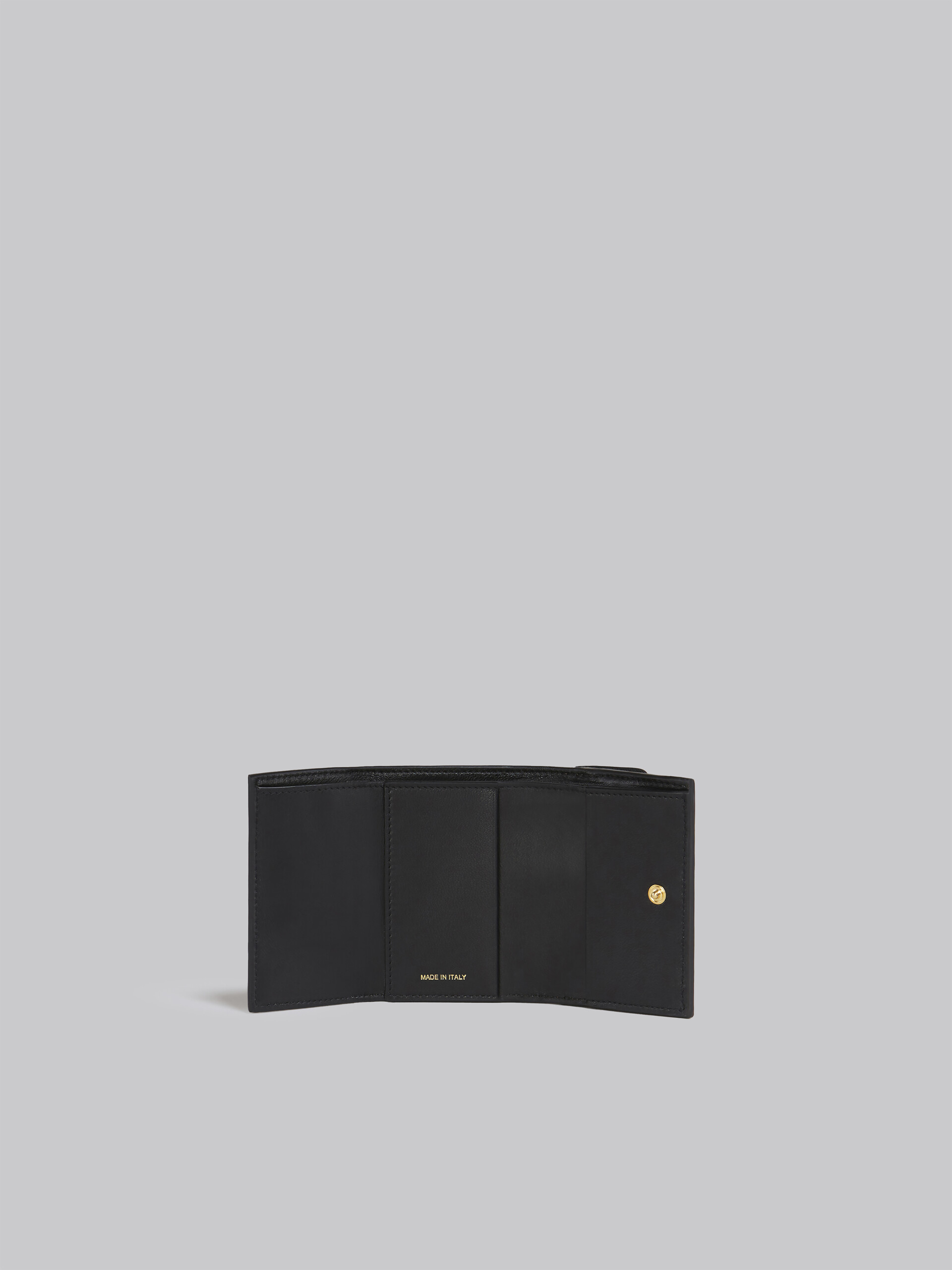 Portafoglio tri-fold in saffiano marrone lilla e nero - Portafogli - Image 2