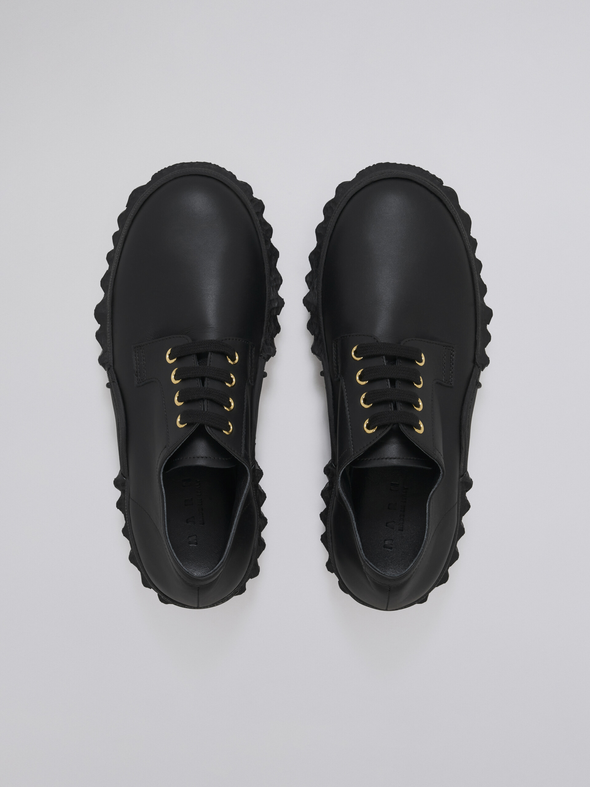 Lace-up in smooth calfskin with corrugated rubber sole - Lace-ups - Image 4