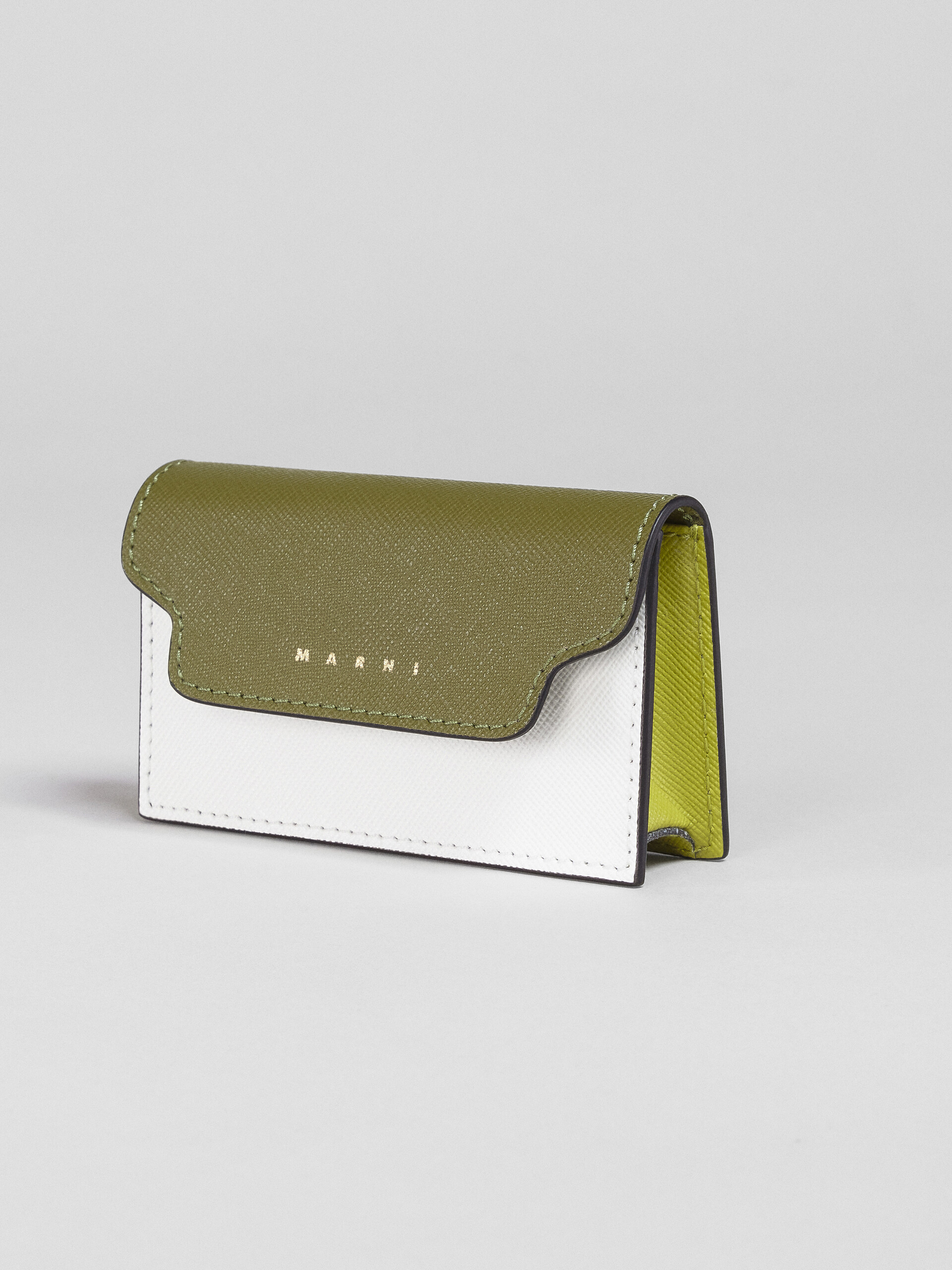 Porte-cartes de visite en saffiano vert et blanc ton sur ton - Portefeuilles - Image 4
