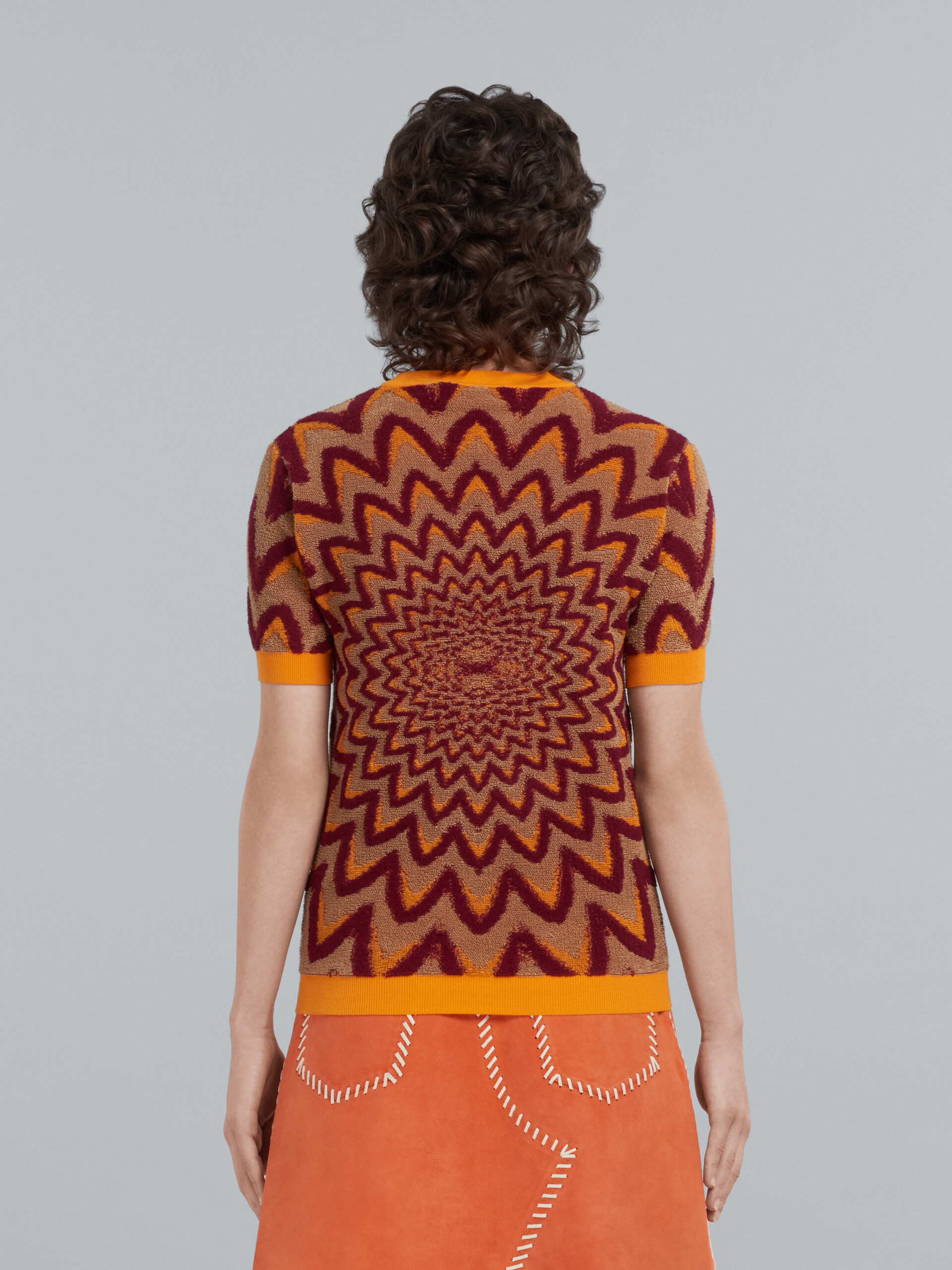 Orange-tone sweater with optical motif - Pullovers - Image 3