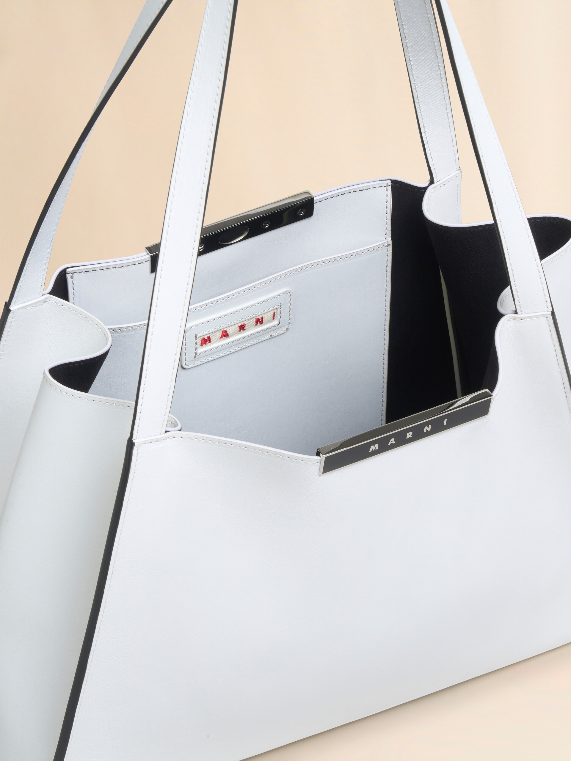 Black leather Cresta E/W small tote bag - Shopping Bags - Image 4
