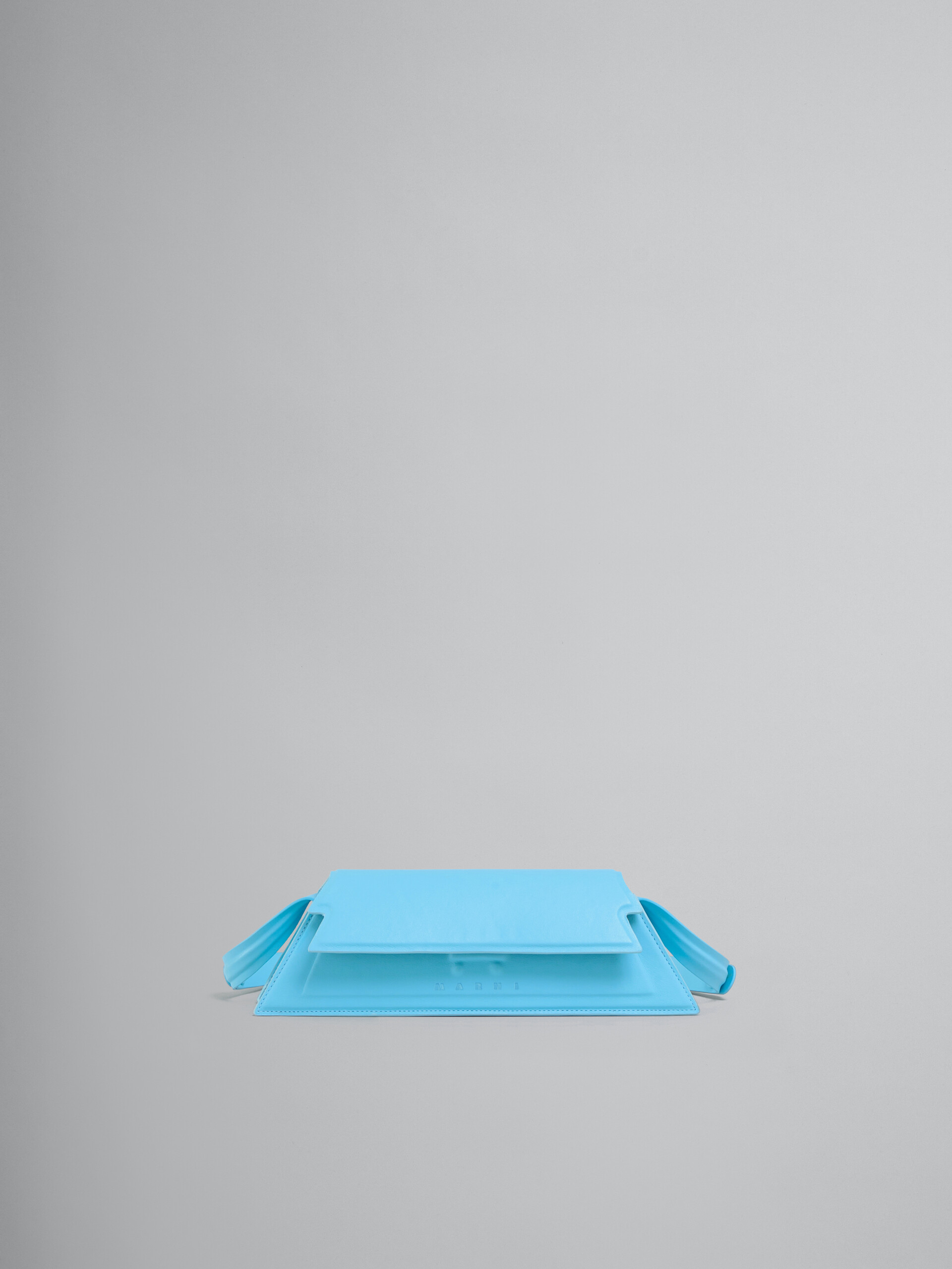 Hellblaue Mini-Tasche Trunkoise aus weichem Leder - Schultertaschen - Image 1