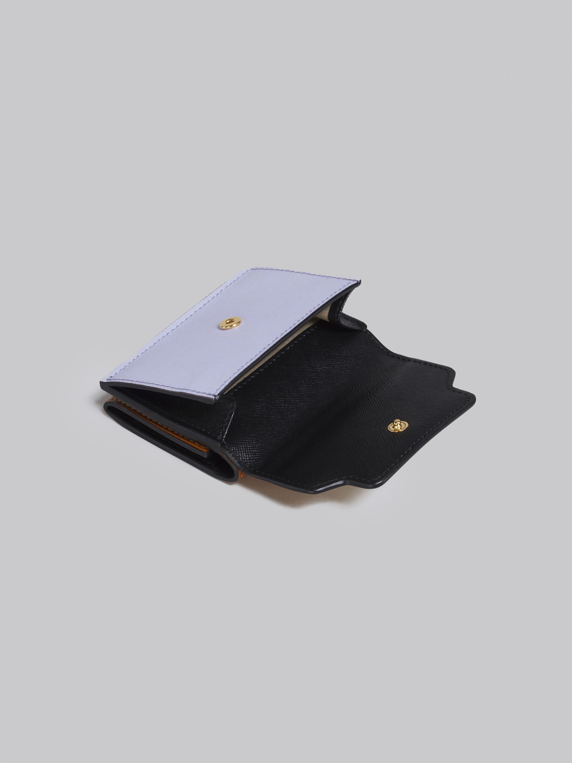 Portafoglio tri-fold in saffiano marrone lilla e nero - Portafogli - Image 5