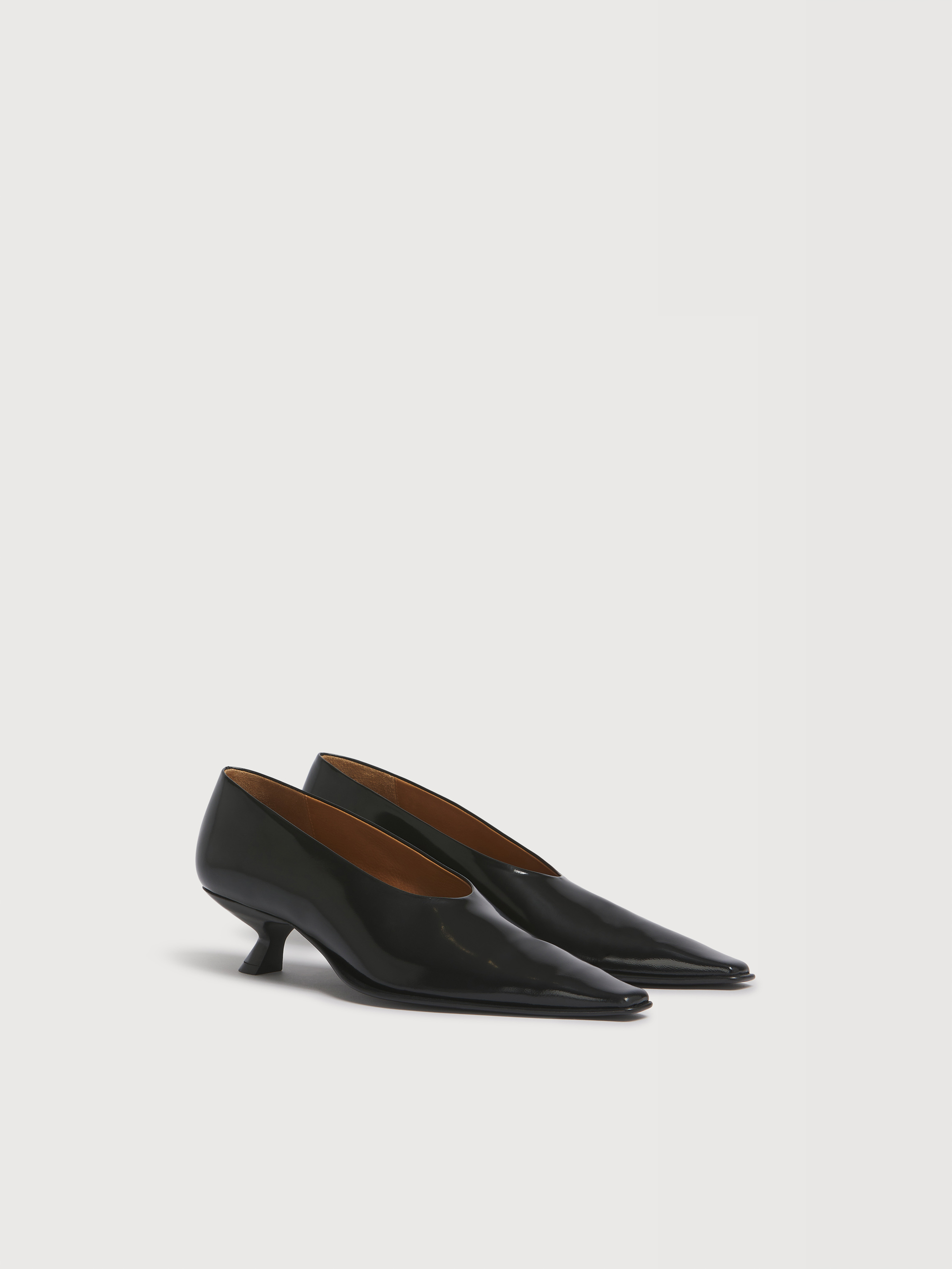Black leather pump - Pumps - Image 2