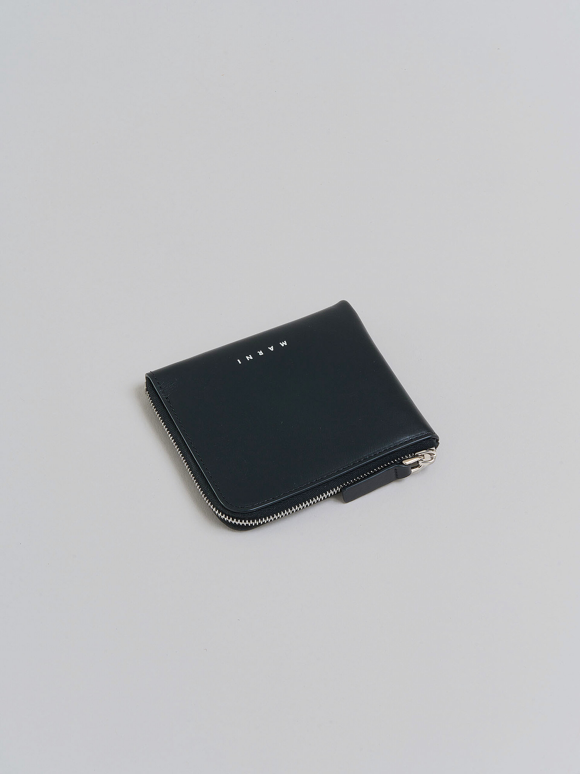 ブラック レザー製 ジップアラウンド Prisma ウォレット - 財布 - Image 3