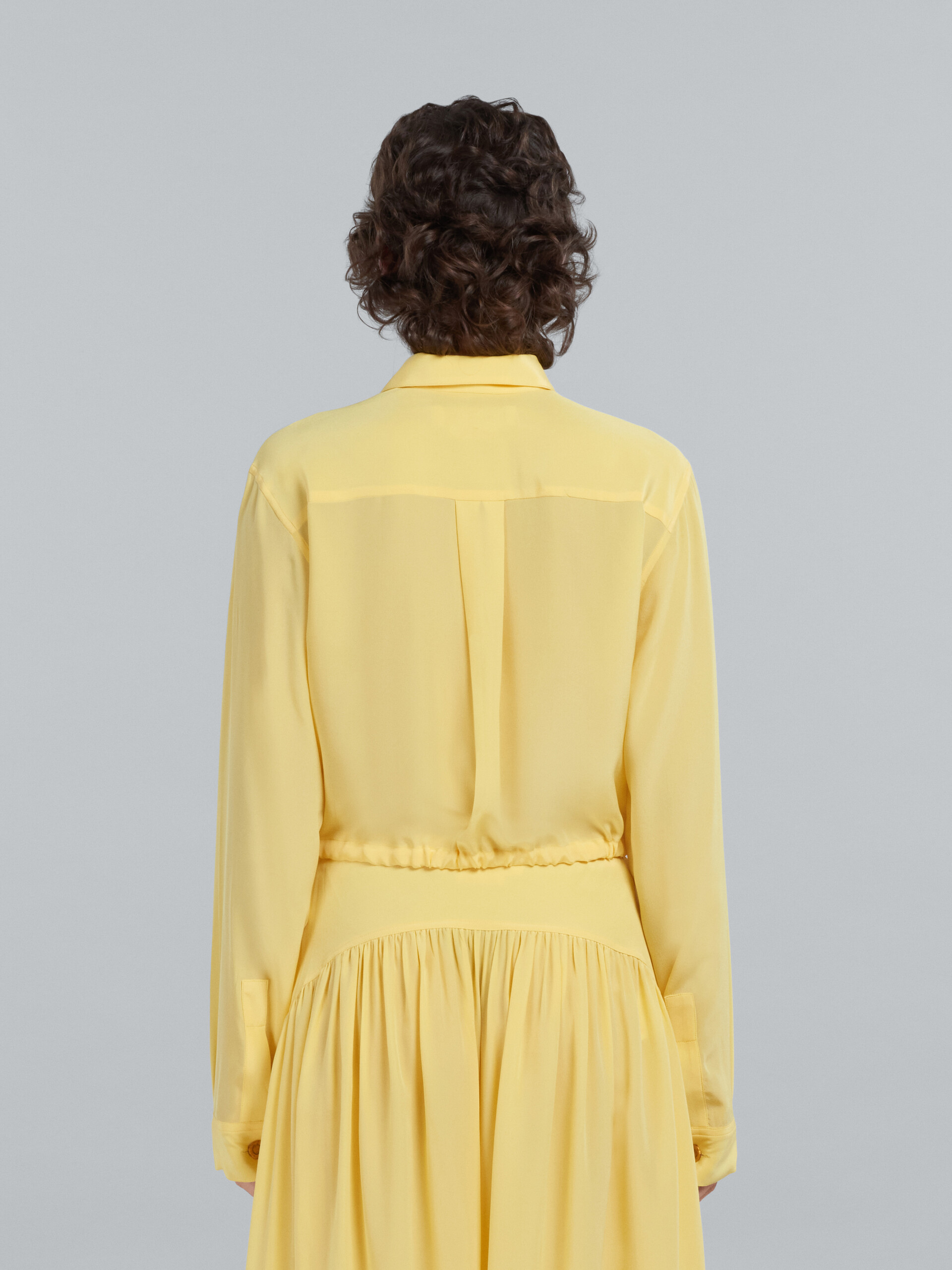 Chemise en soie jaune avec cordon coulissant - Chemises - Image 3