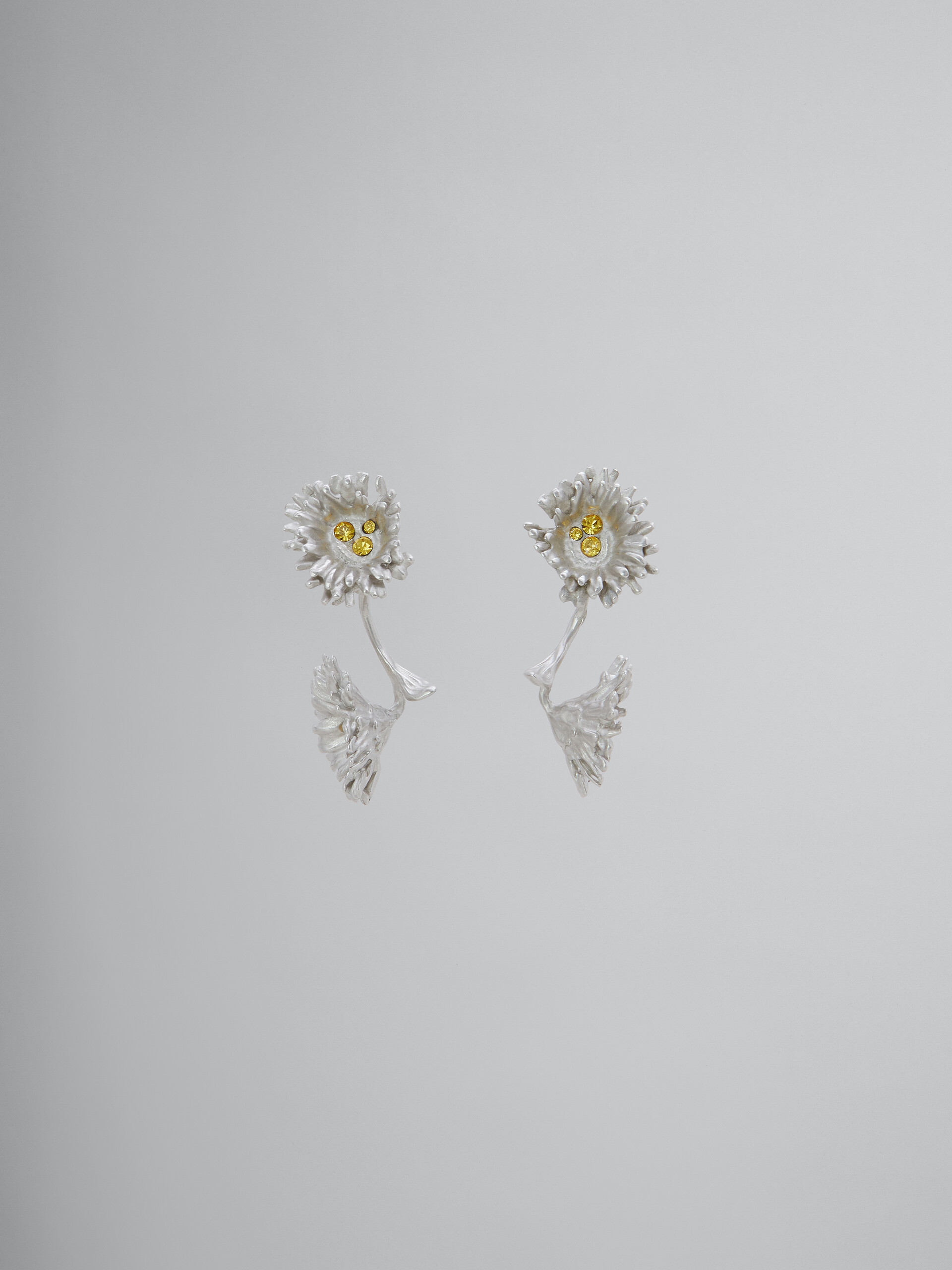 Metal daisy earrings with crystals - Earrings - Image 1