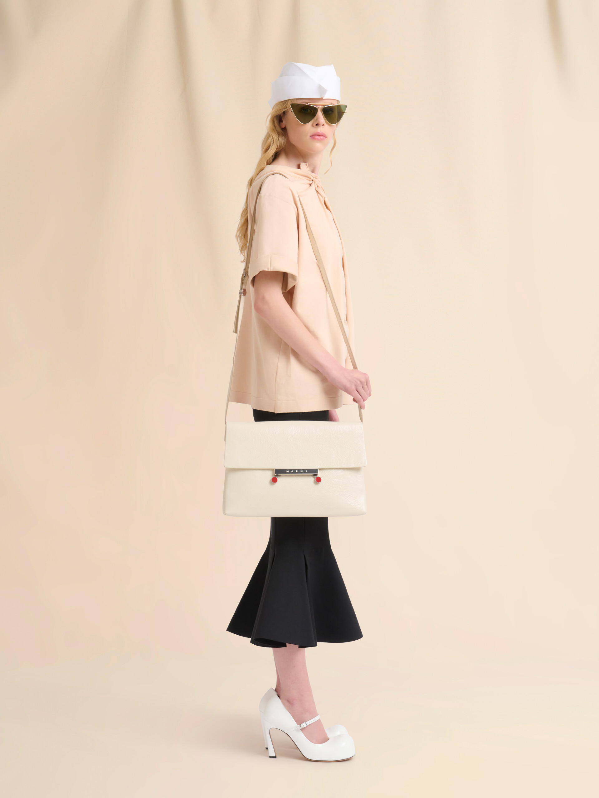 Black craquelé patent leather medium Envelope bag - Shoulder Bags - Image 2