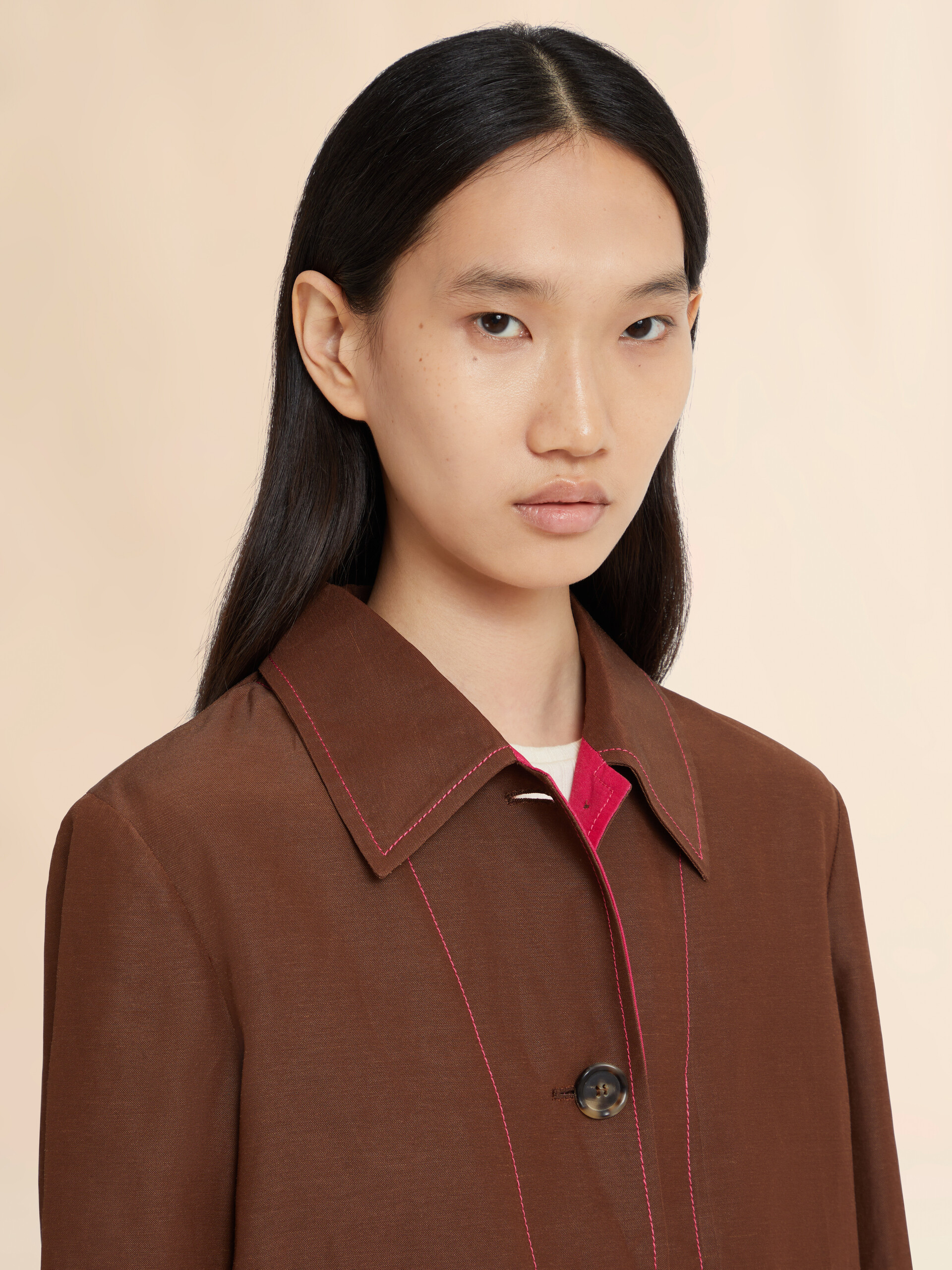 Braune Jacke aus Viskose und Ramie mit Cargotaschen - Jacken - Image 4