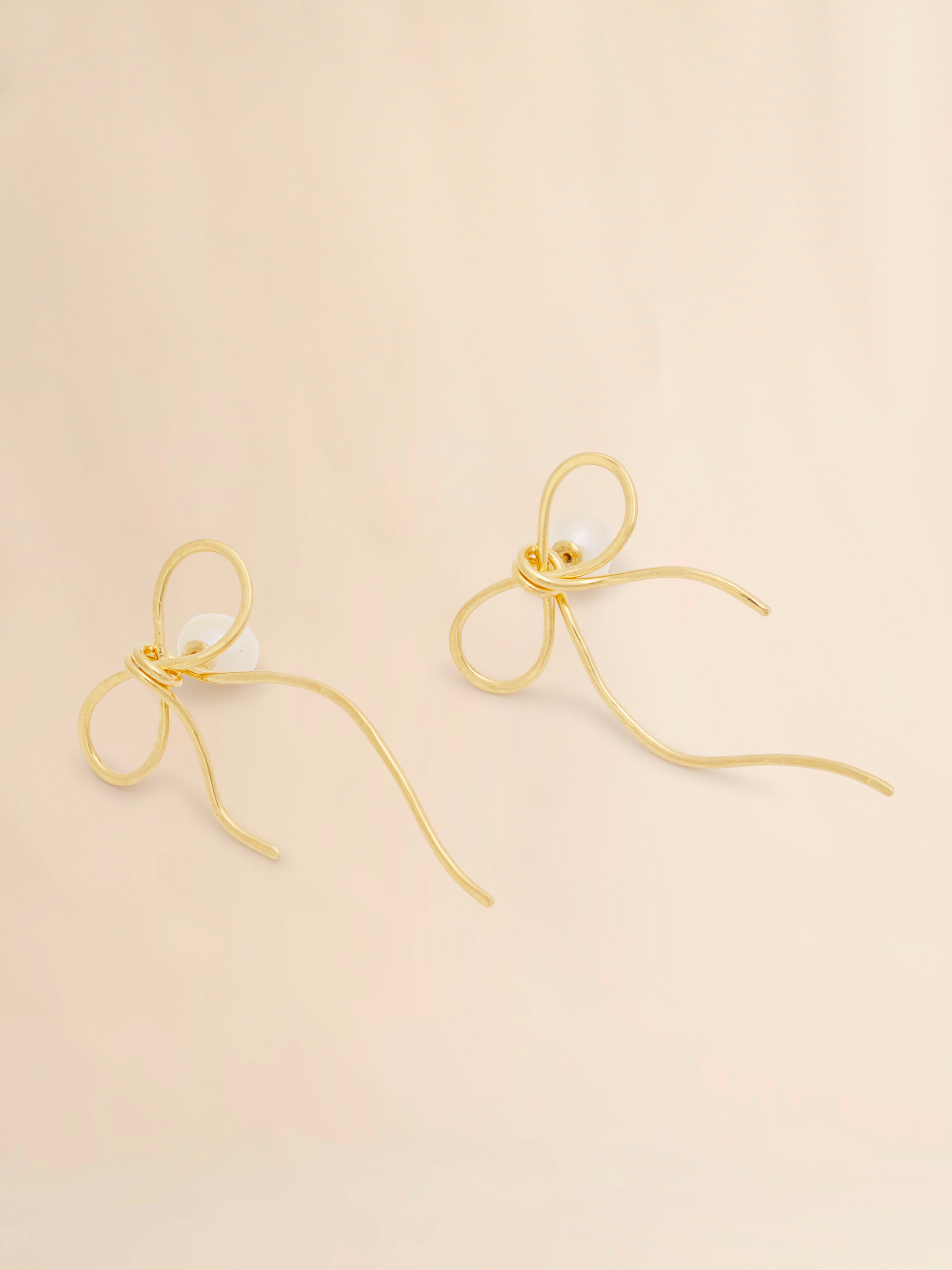 Golden Bow stud earrings - Earrings - Image 4