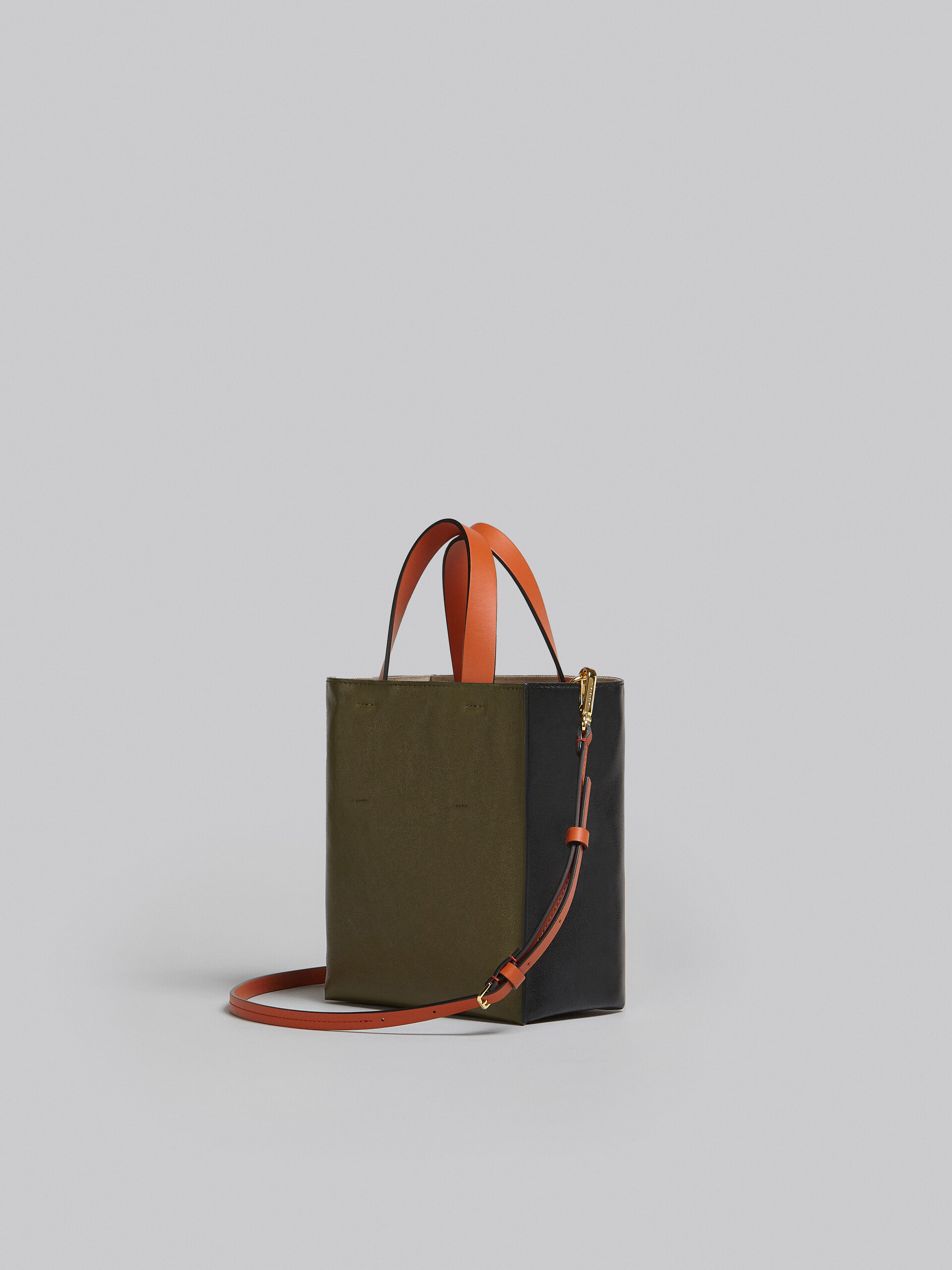 Mini-Tasche Museo Soft aus Leder in Grau, Schwarz und Rot - Shopper - Image 3