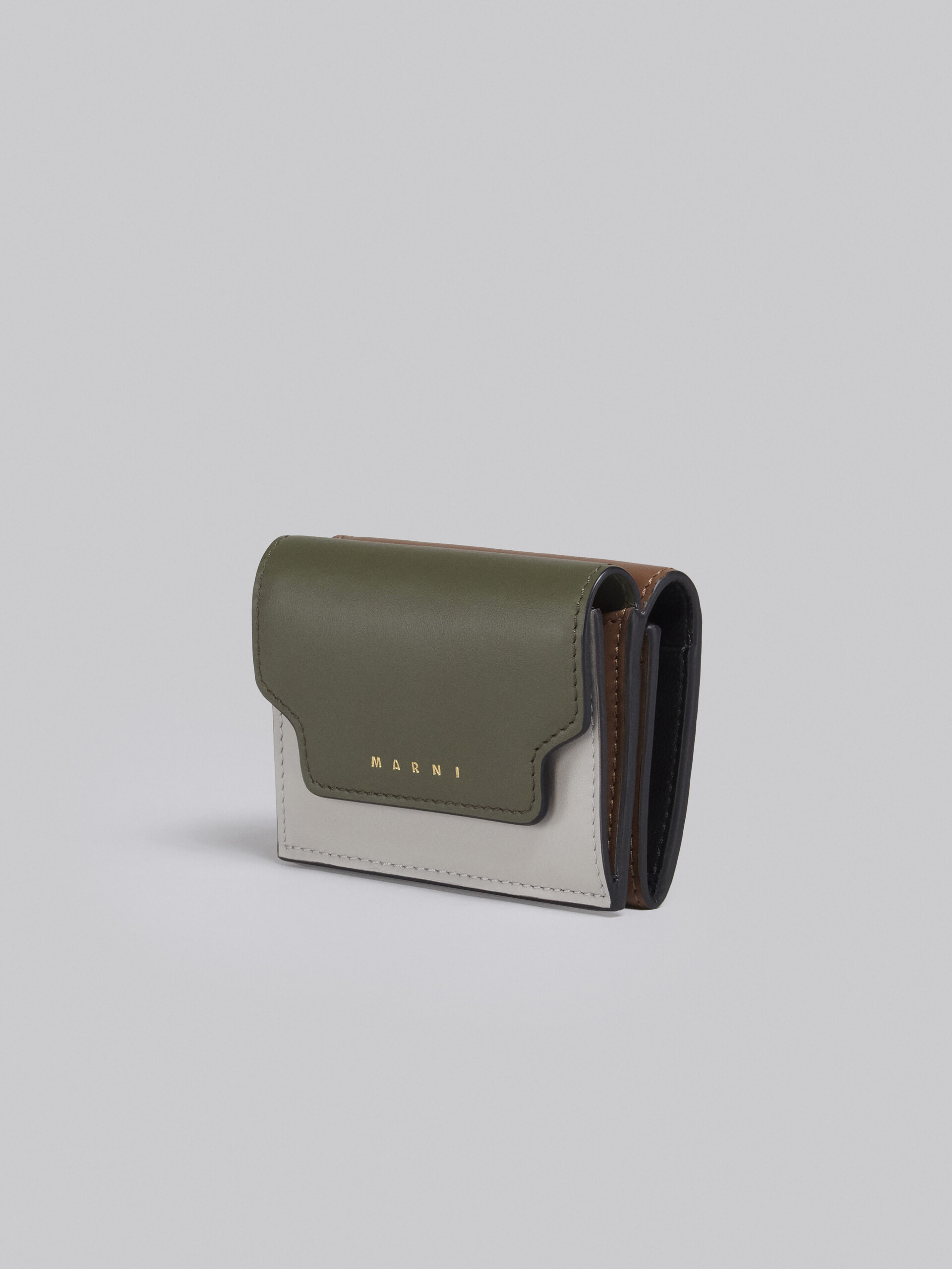 Dreifach faltbare Brieftasche aus grün-weißem und braunem Saffianleder - Brieftaschen - Image 4
