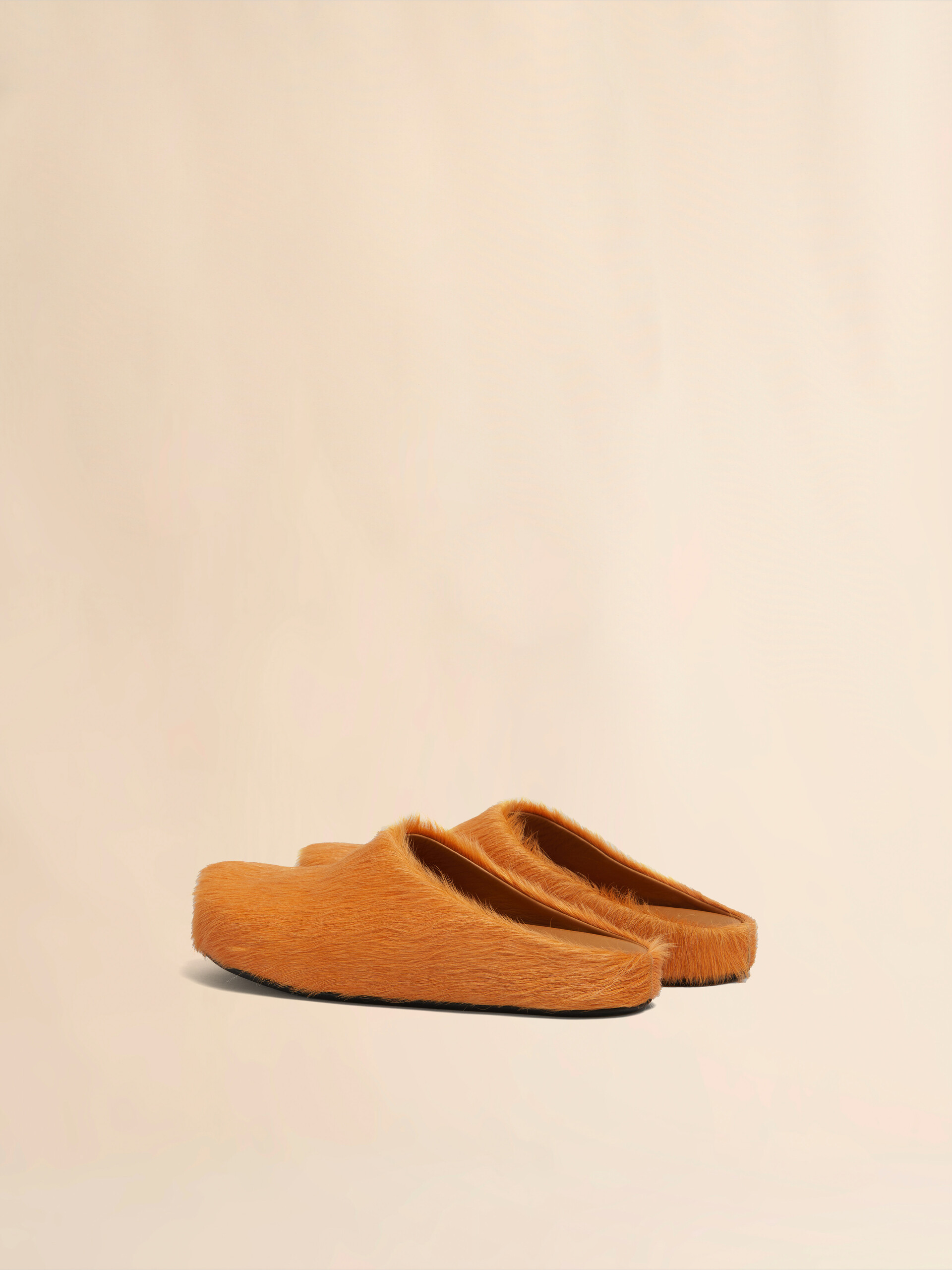 Blue long hair calfskin Fussbett sabot - Clogs - Image 3