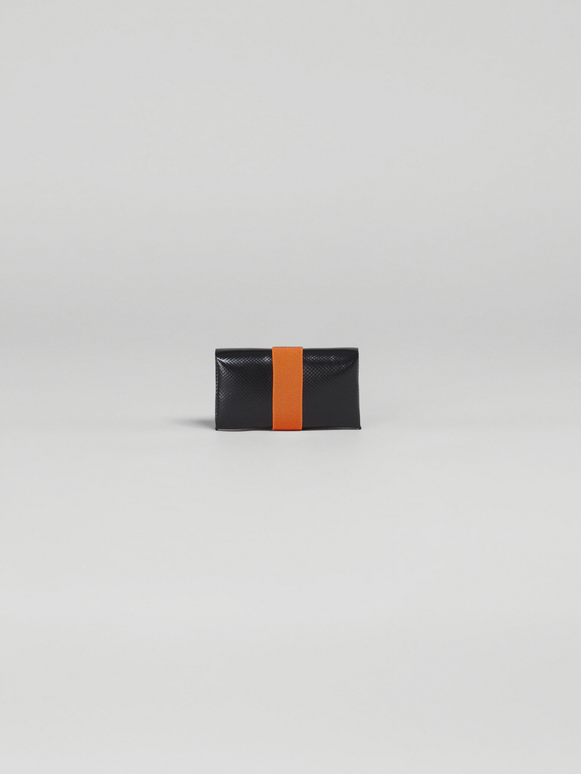 Portafoglio tri-fold in PVC nero e arancio - Portafogli - Image 3